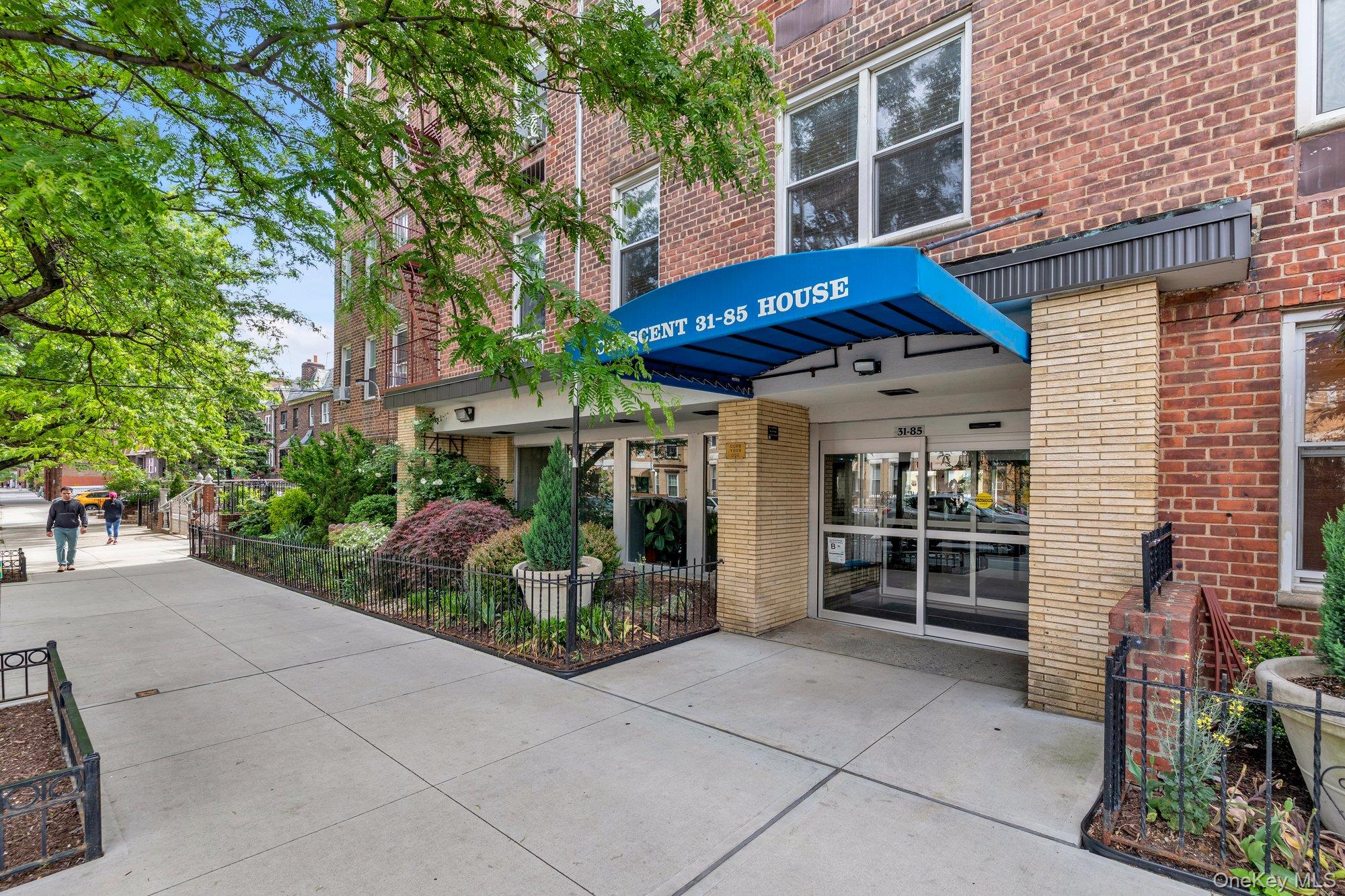 31-85 Crescent Street 2 Astoria Astoria, NY 11106