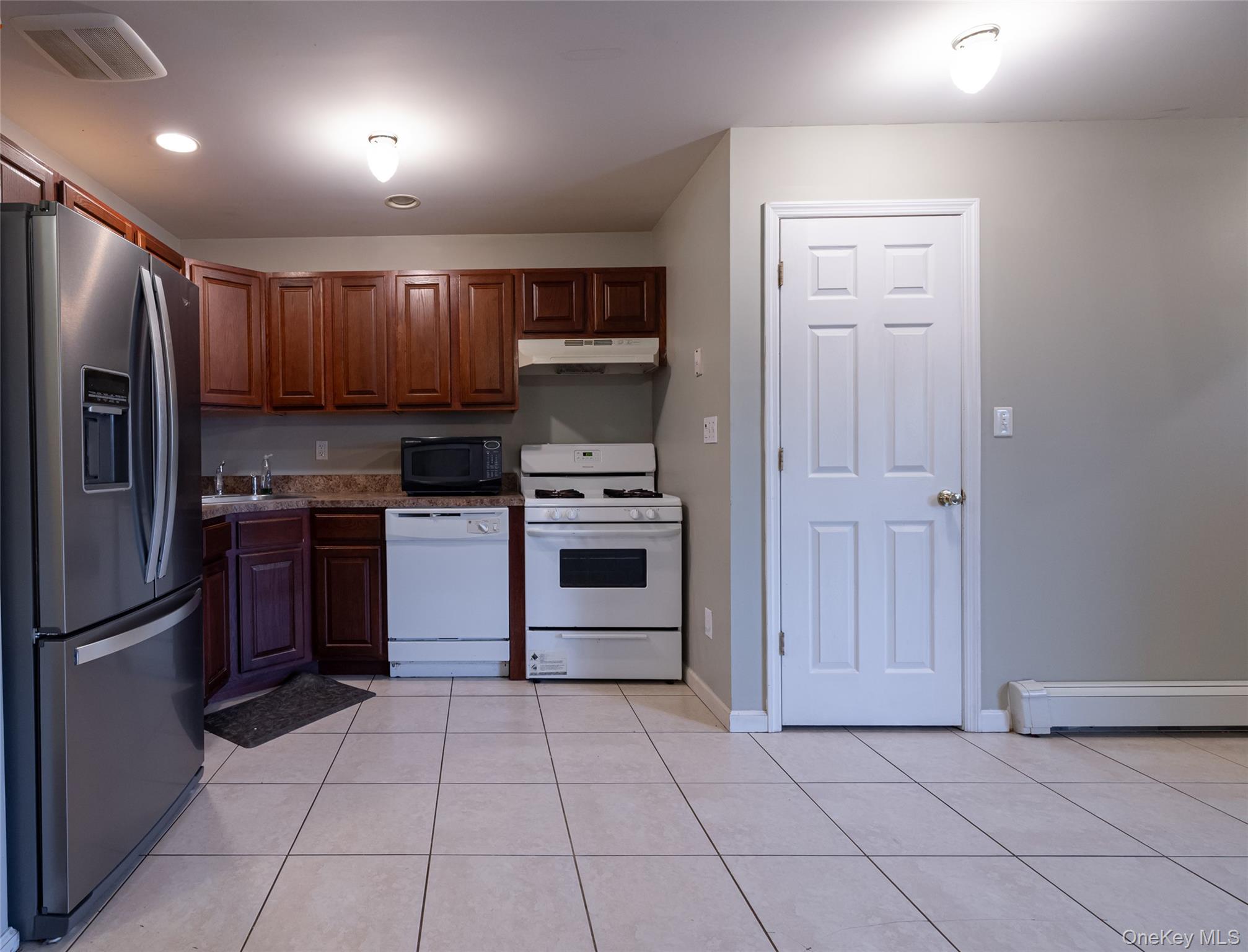 6221 Almeda Avenue 1 Arverne Arverne, NY 11692