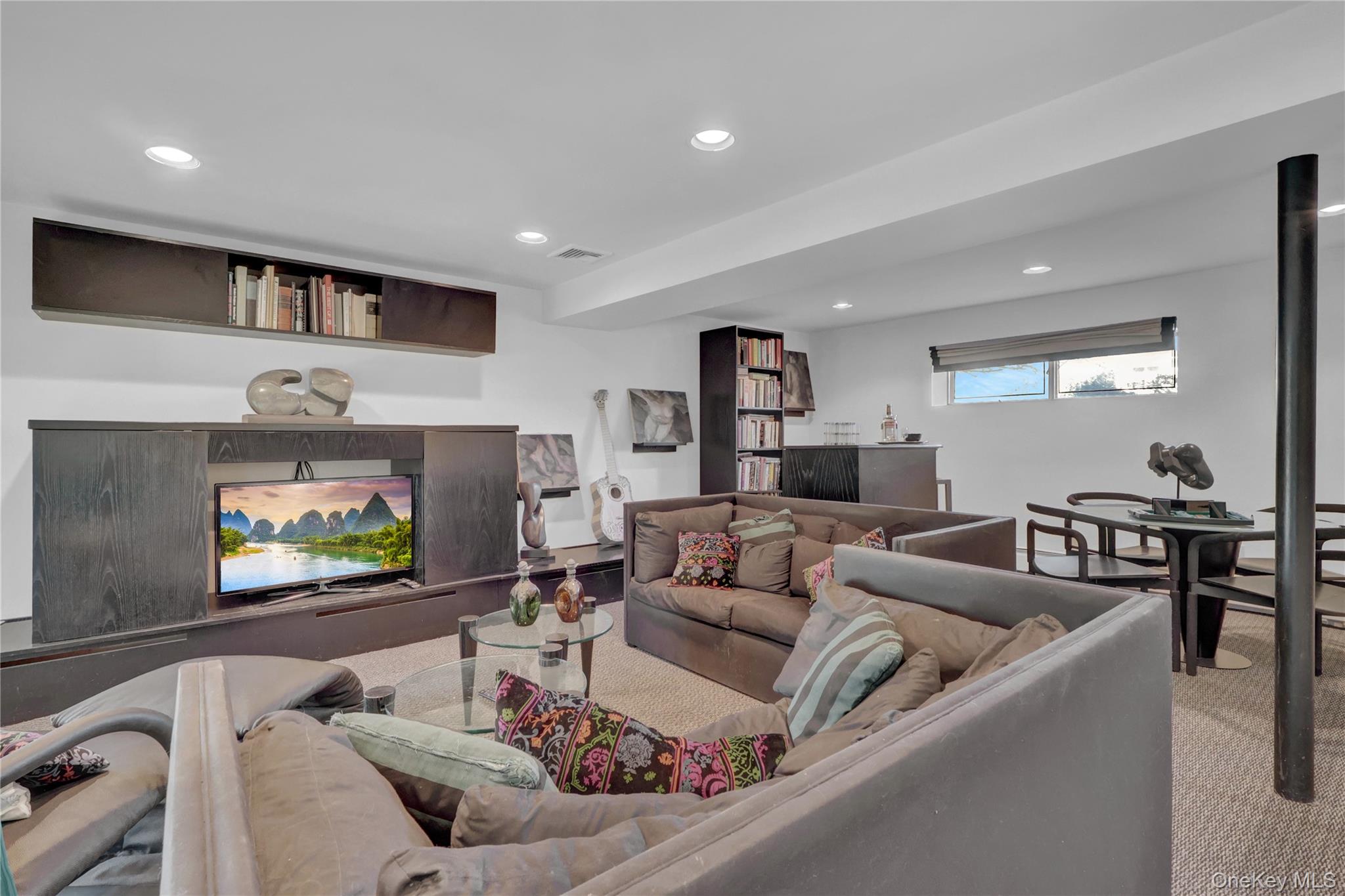 2988 Bond Drive Merrick Merrick, NY 11566