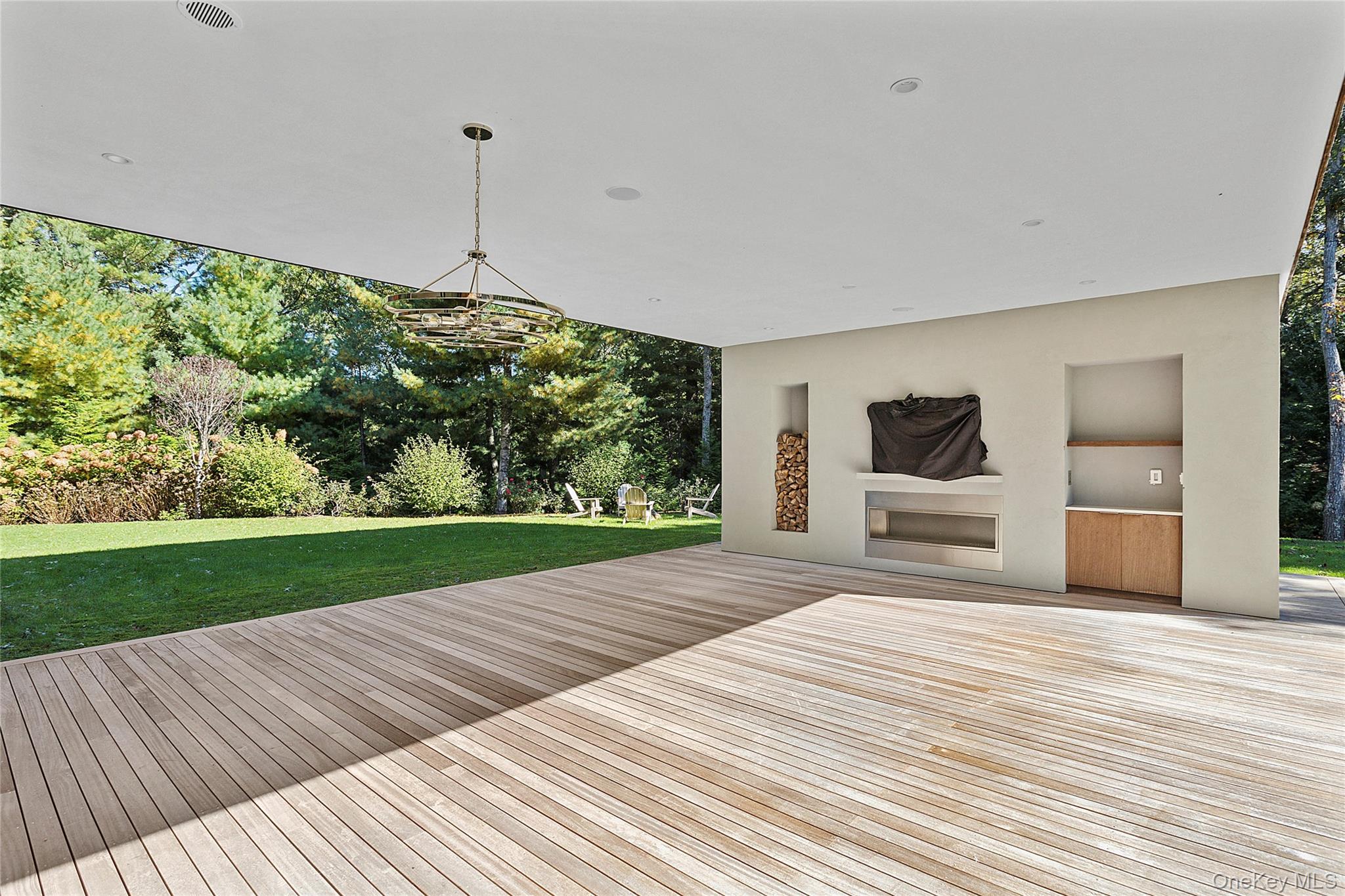 26 Alewive Brook Road East Hampton East Hampton, NY 11937