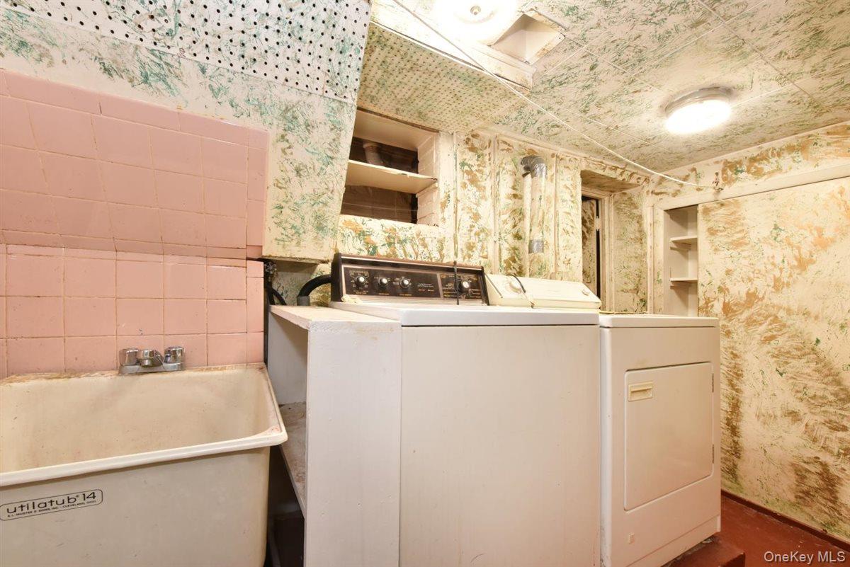 222 Avenue V Brooklyn, NY 11223