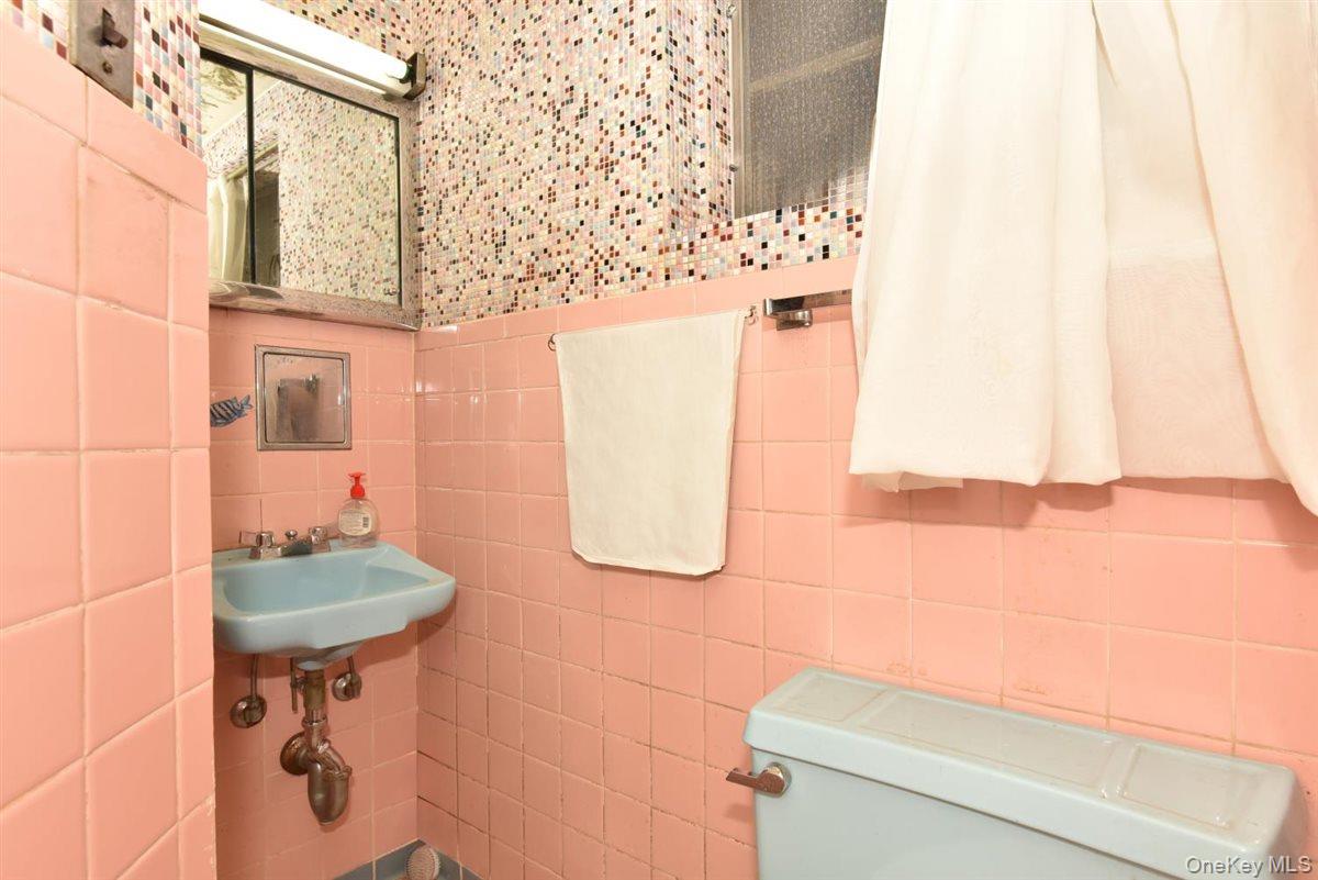 222 Avenue V Brooklyn, NY 11223