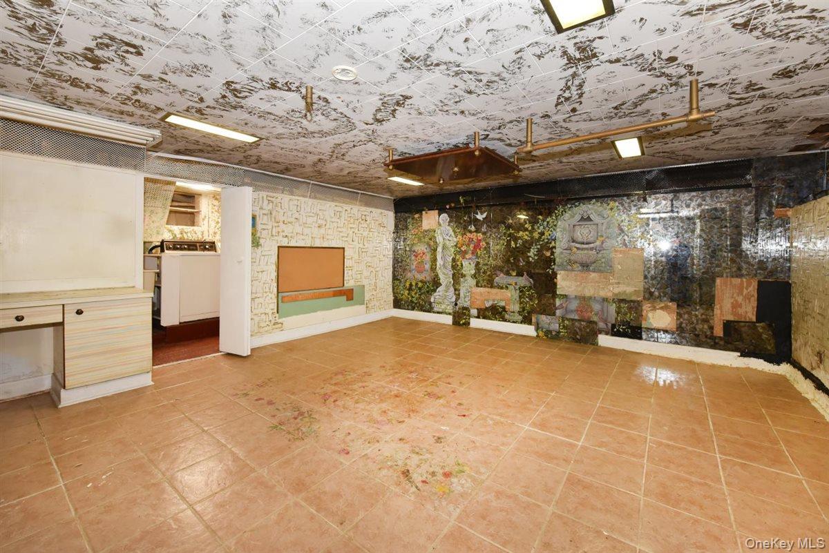 222 Avenue V Brooklyn, NY 11223