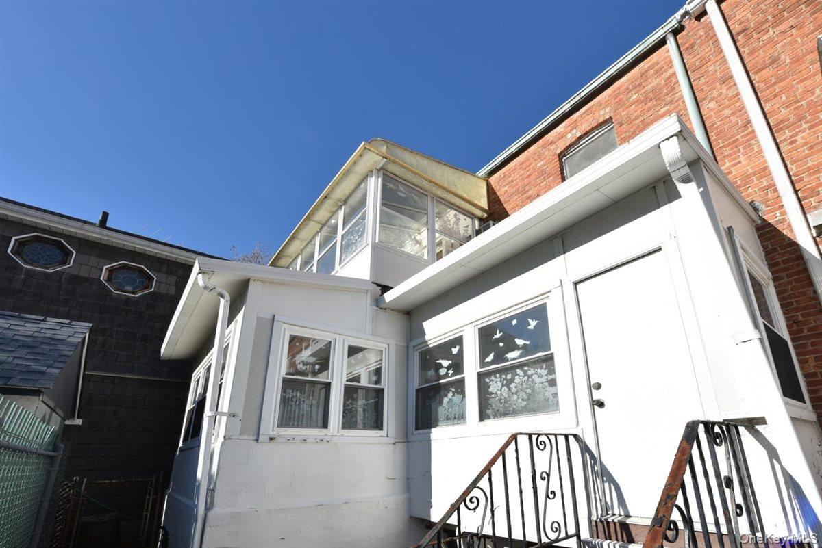 222 Avenue V Brooklyn, NY 11223