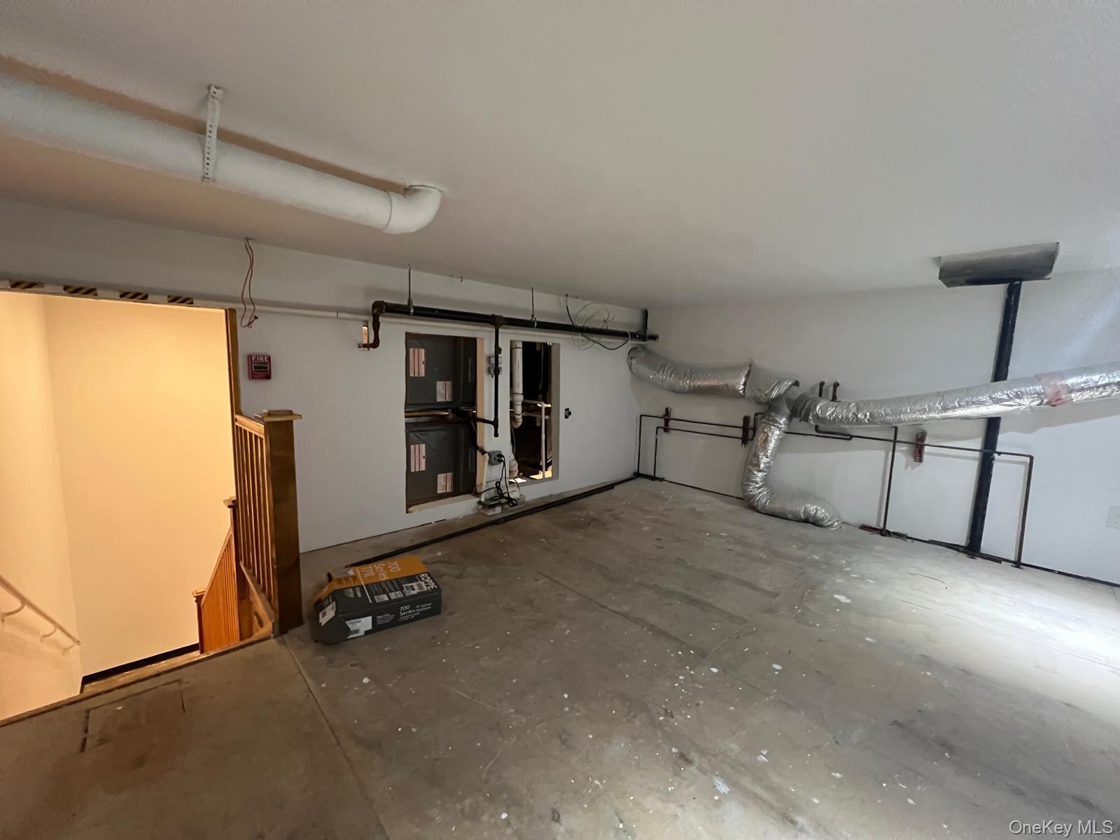 411 Jericho Turnpike New Hyde Park New Hyde Park, NY 11040