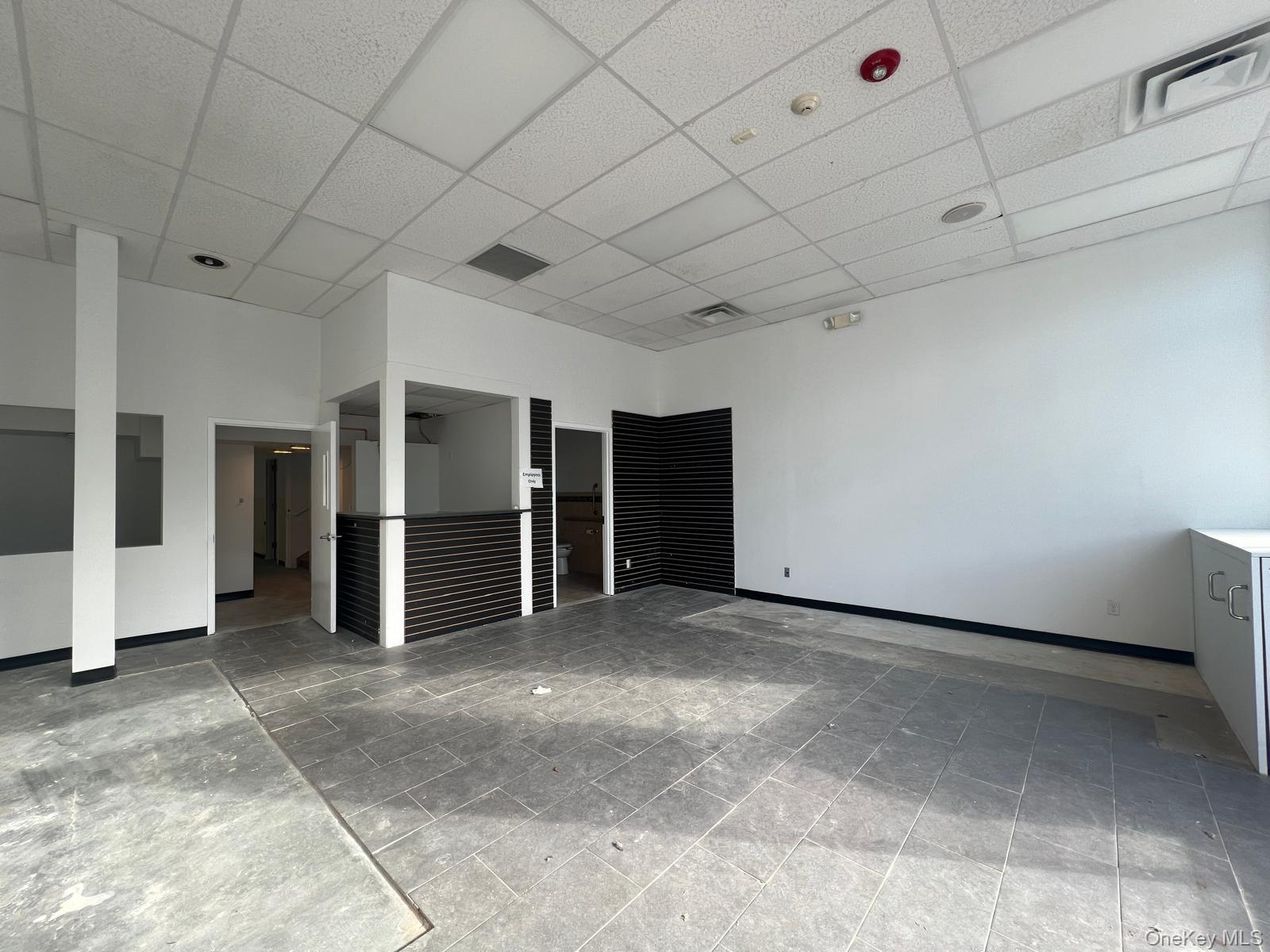 411 Jericho Turnpike New Hyde Park New Hyde Park, NY 11040