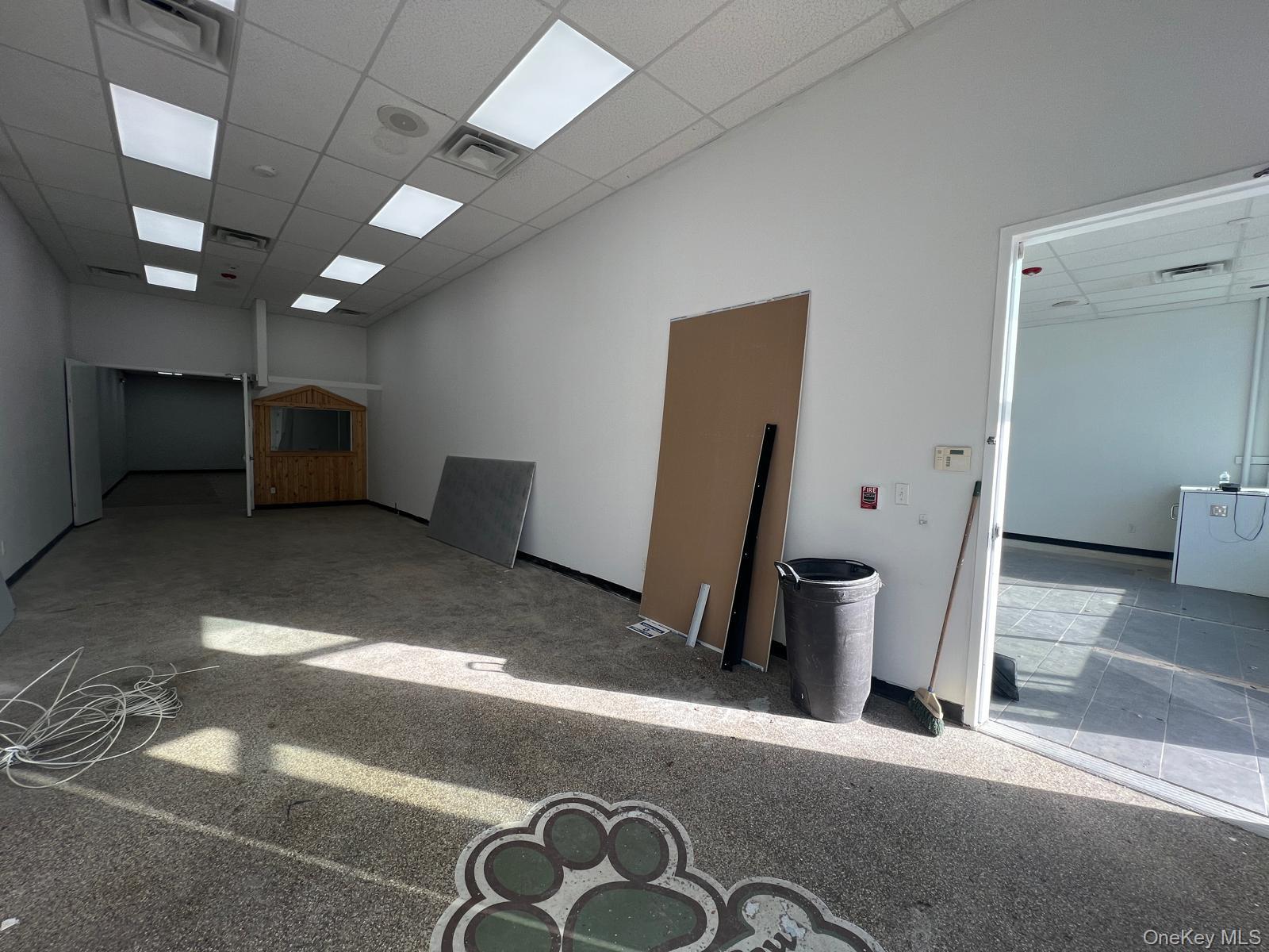 411 Jericho Turnpike New Hyde Park New Hyde Park, NY 11040