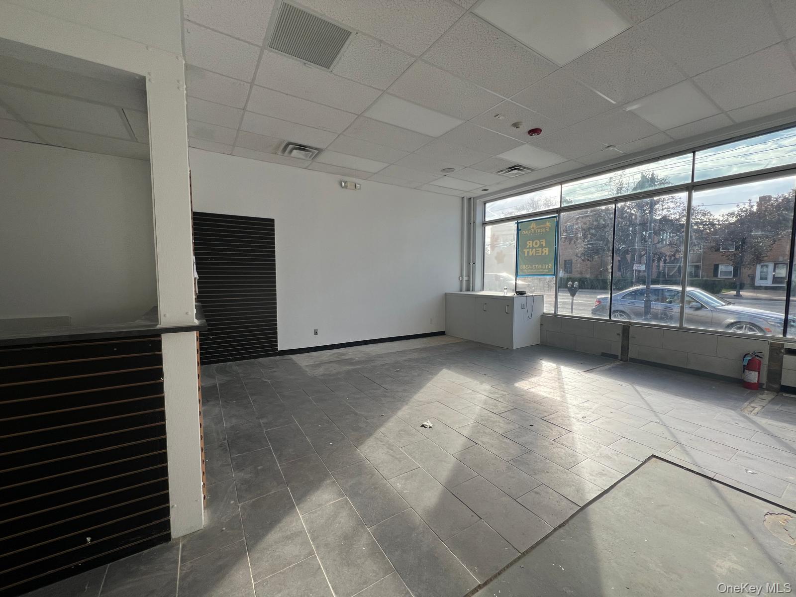 411 Jericho Turnpike New Hyde Park New Hyde Park, NY 11040