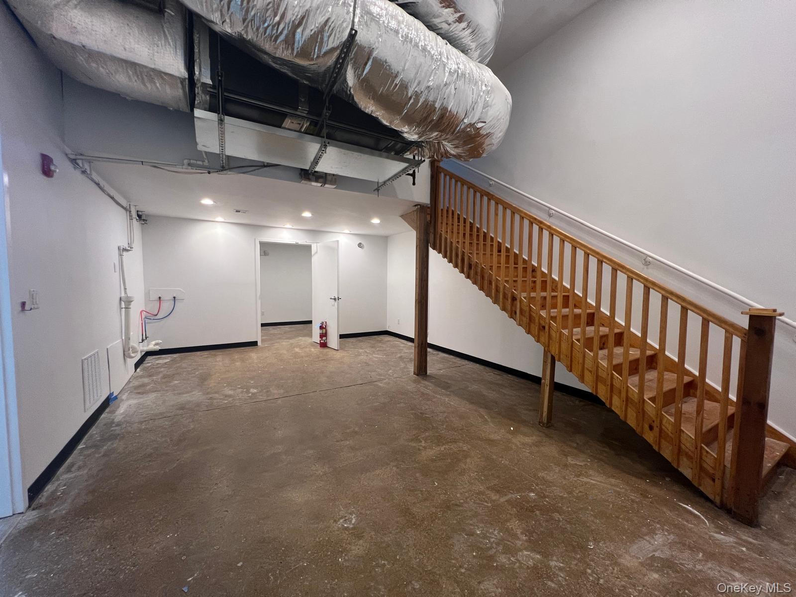 411 Jericho Turnpike New Hyde Park New Hyde Park, NY 11040