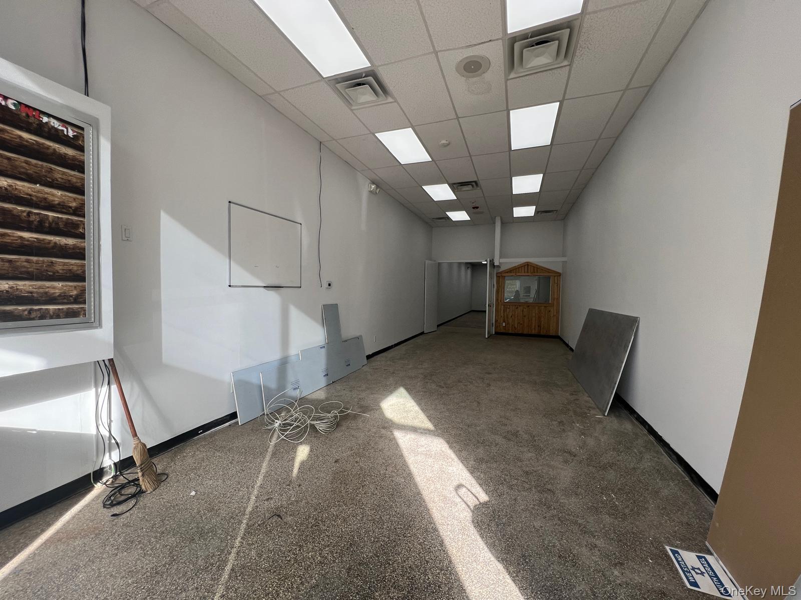 411 Jericho Turnpike New Hyde Park New Hyde Park, NY 11040