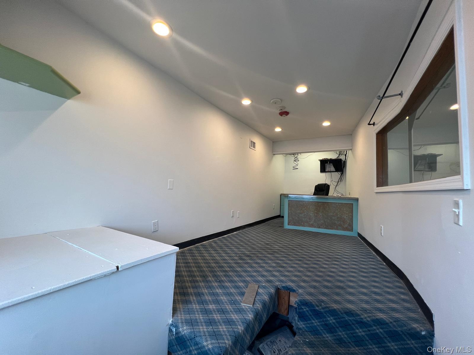 411 Jericho Turnpike New Hyde Park New Hyde Park, NY 11040