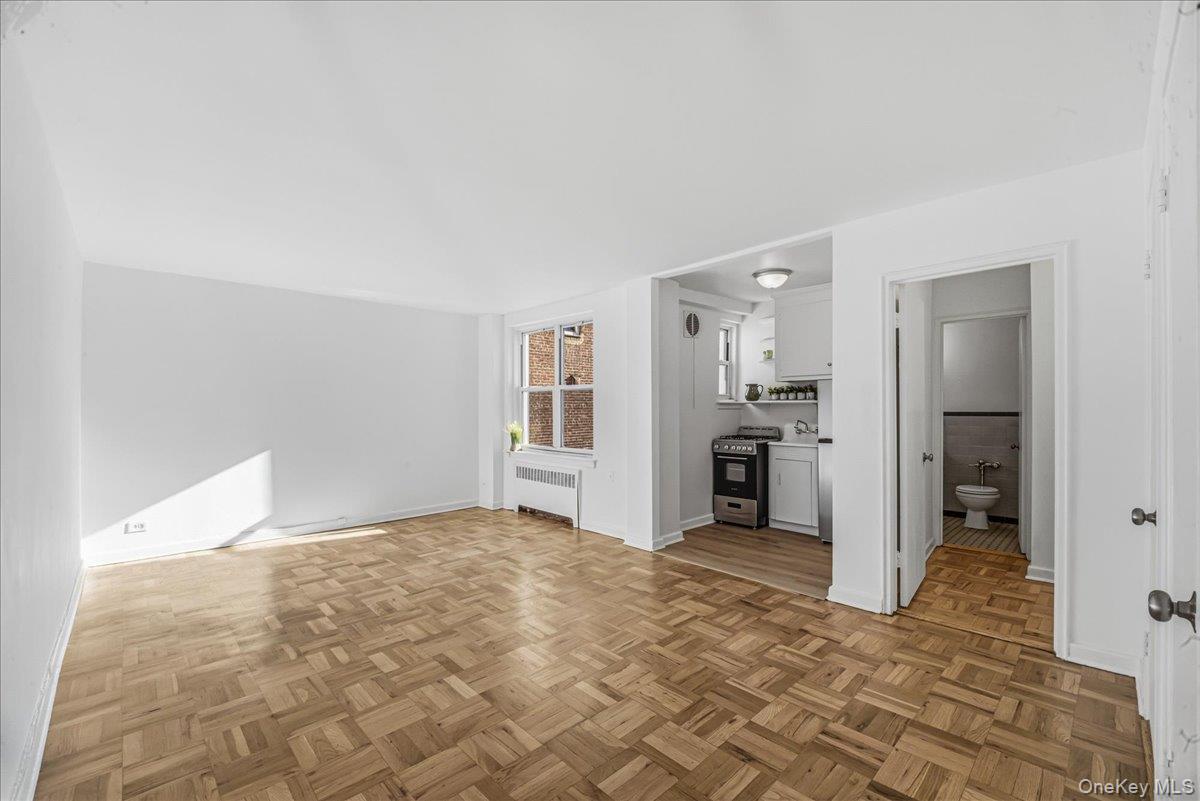 30-11 Parsons Boulevard 2-T Flushing Flushing, NY 11354