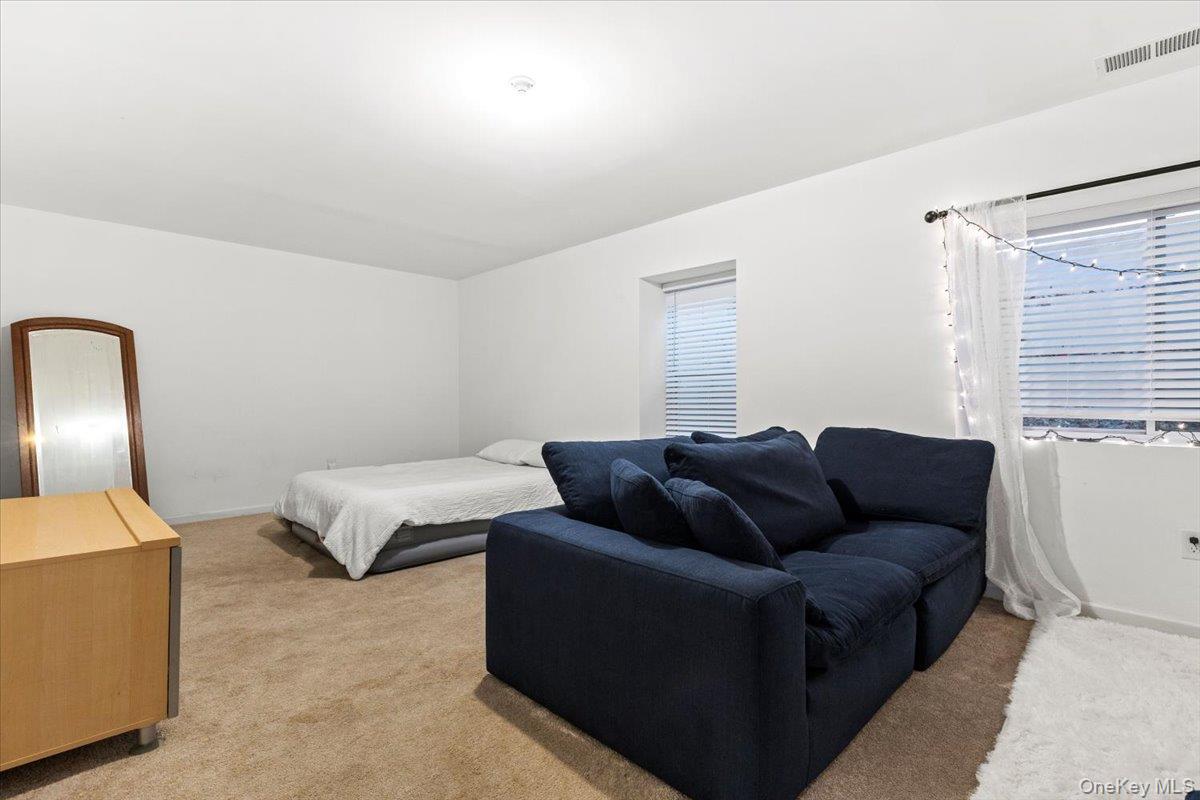 17 Woodrose Court Out of NYC Middletown, NY 10940