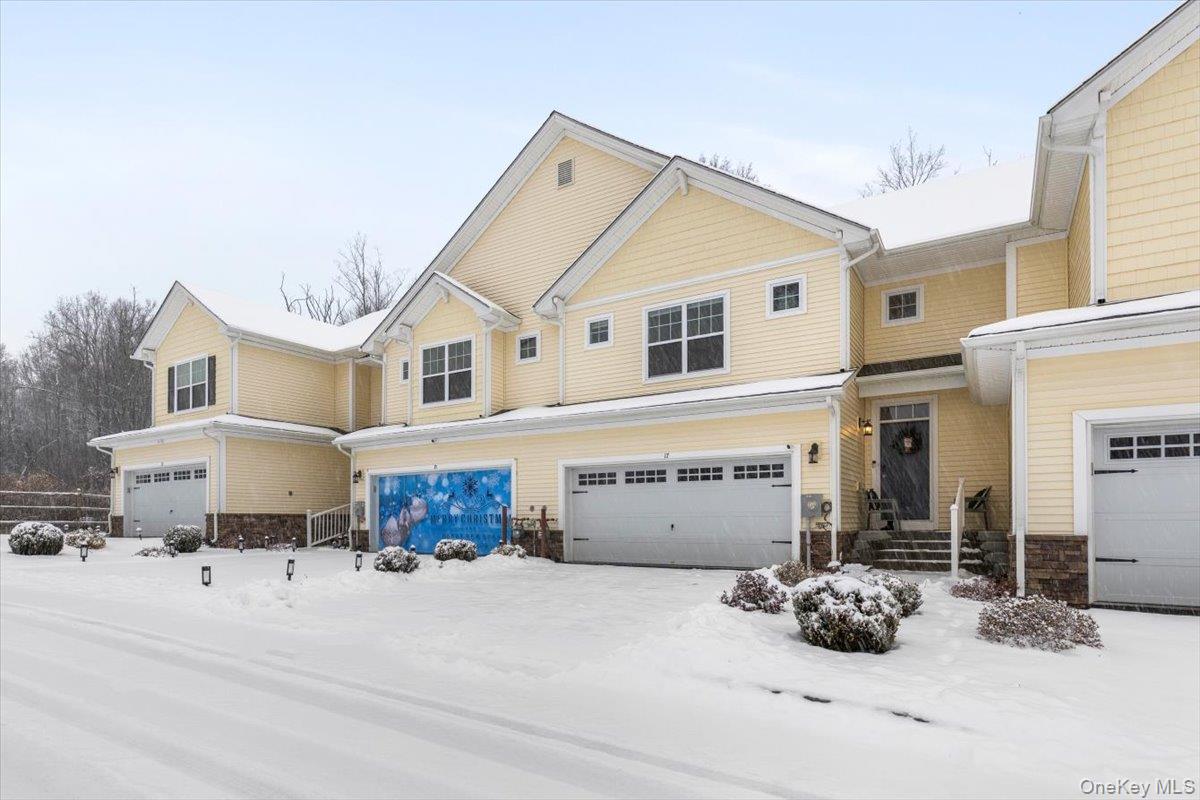 17 Woodrose Court Out of NYC Middletown, NY 10940