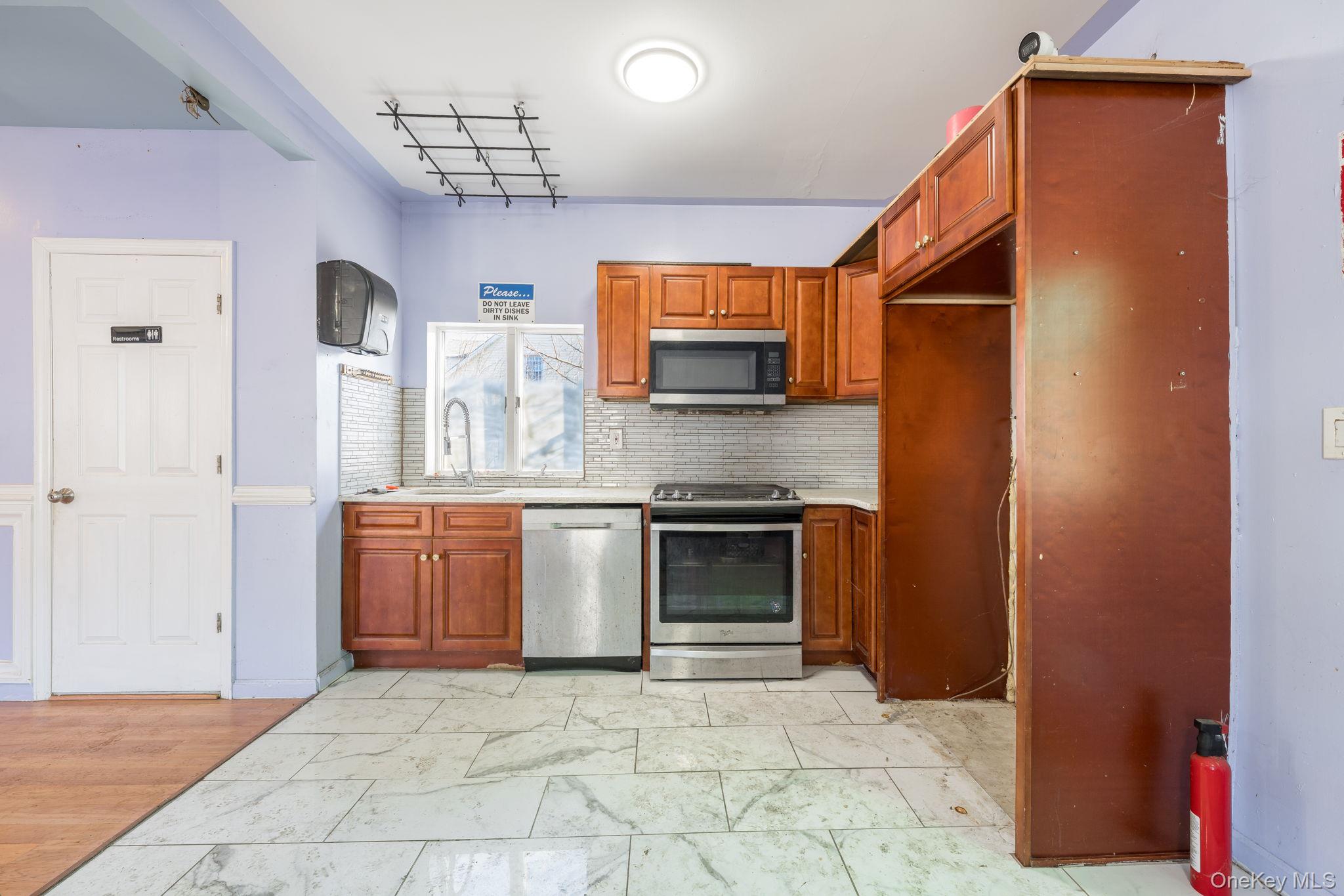 2214 Hermany Avenue Bronx, NY 10473