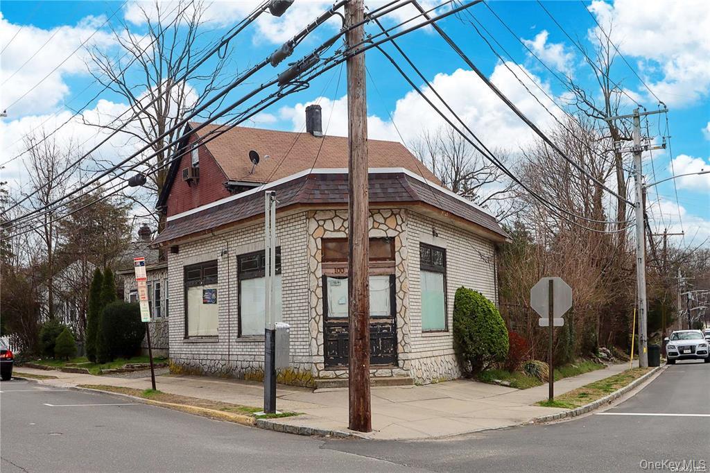 100 Steamboat Road Great Neck Great Neck, NY 11024