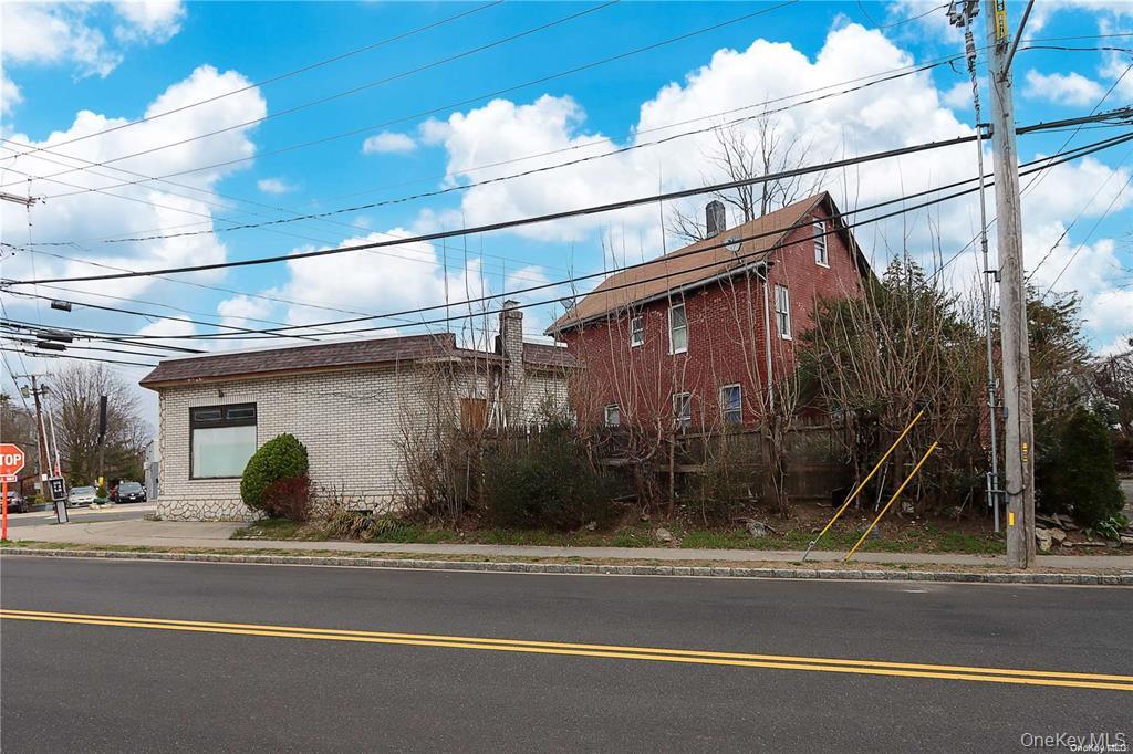 100 Steamboat Road Great Neck Great Neck, NY 11024