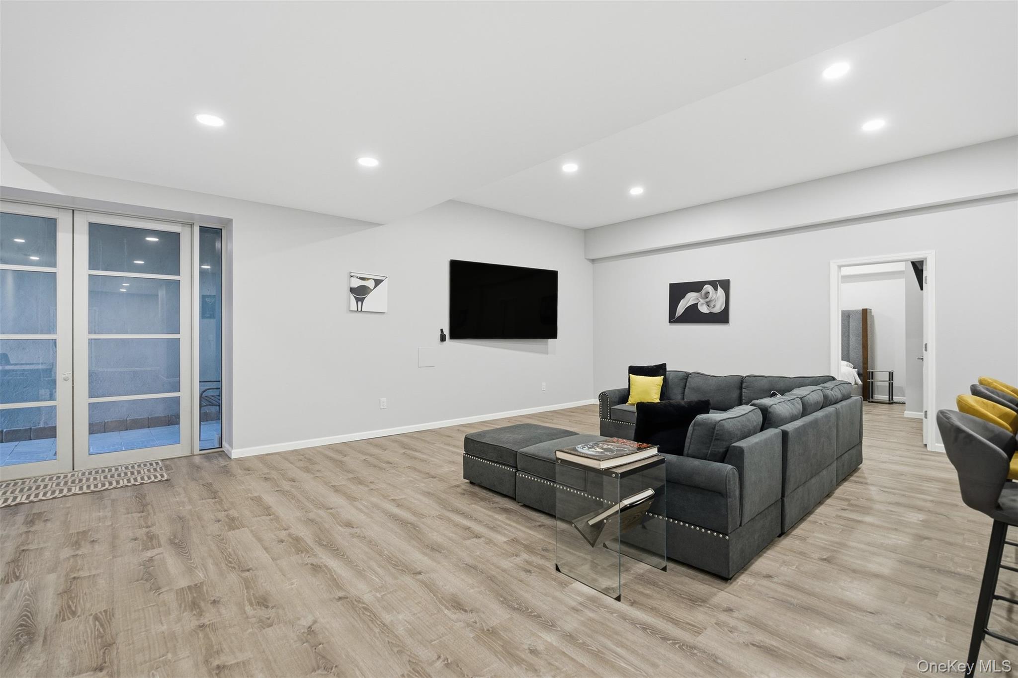 33A Newtown Road Hampton Bays Hampton Bays, NY 11946