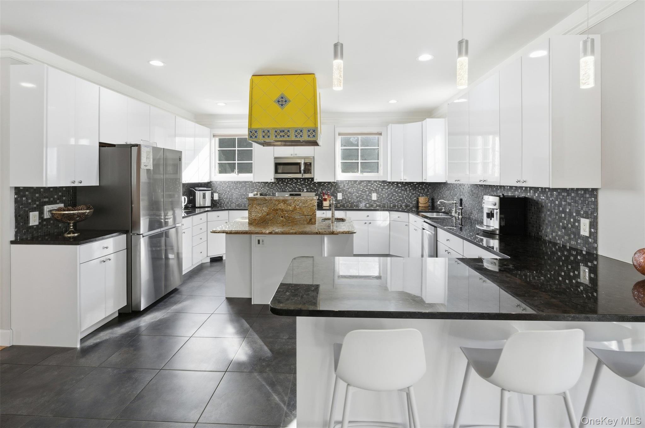 33A Newtown Road Hampton Bays Hampton Bays, NY 11946