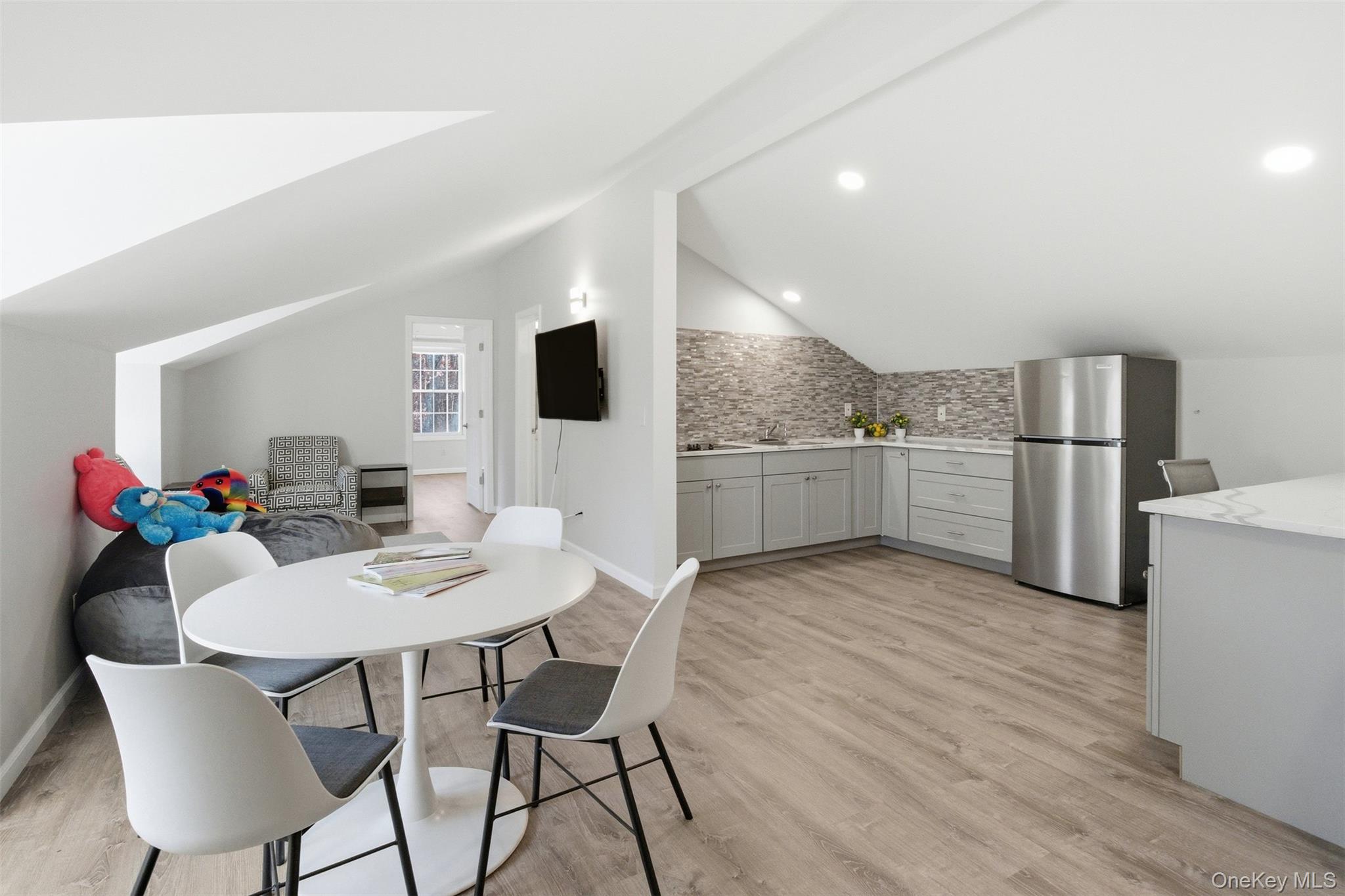 33A Newtown Road Hampton Bays Hampton Bays, NY 11946