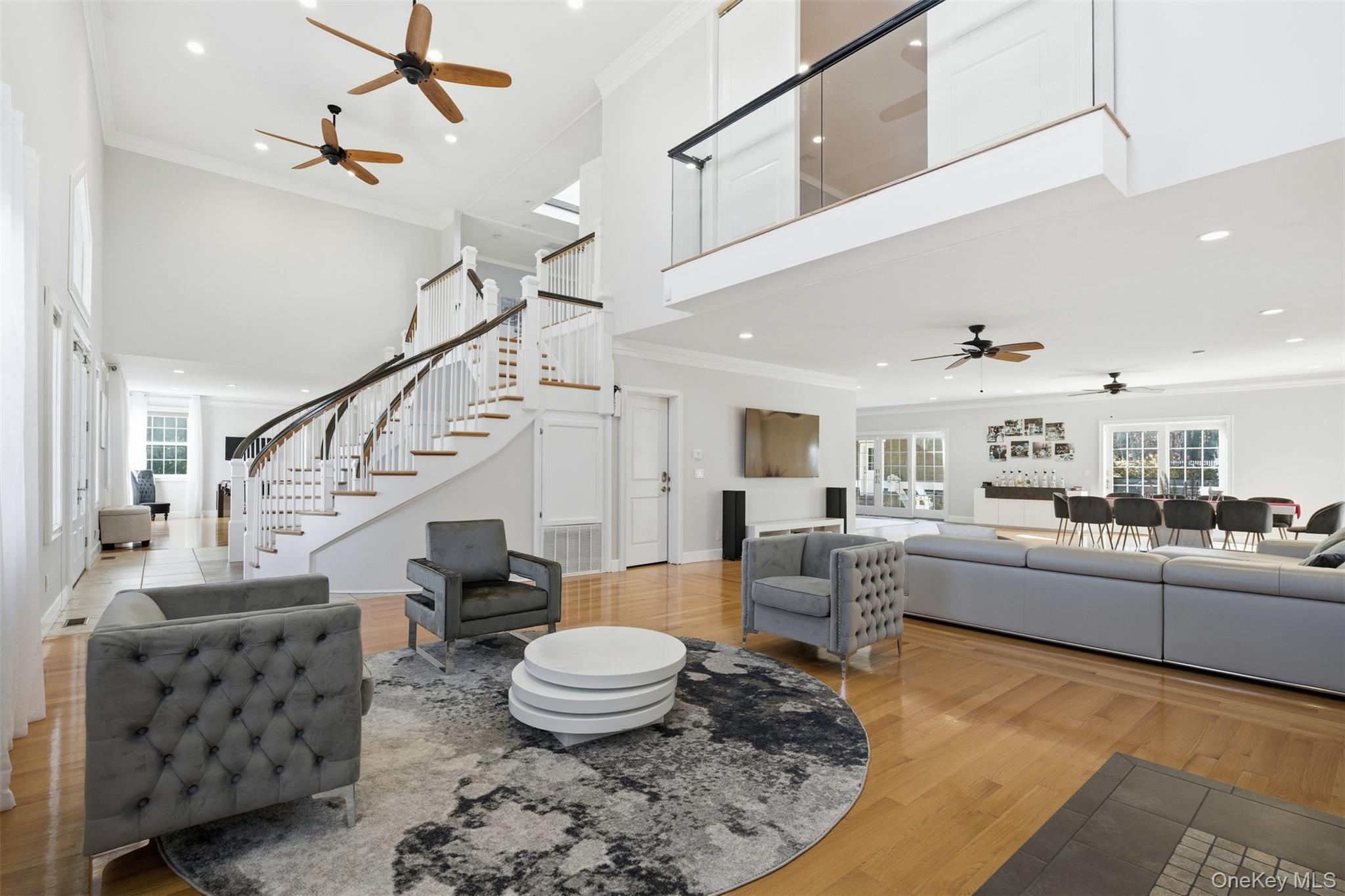 33A Newtown Road Hampton Bays Hampton Bays, NY 11946