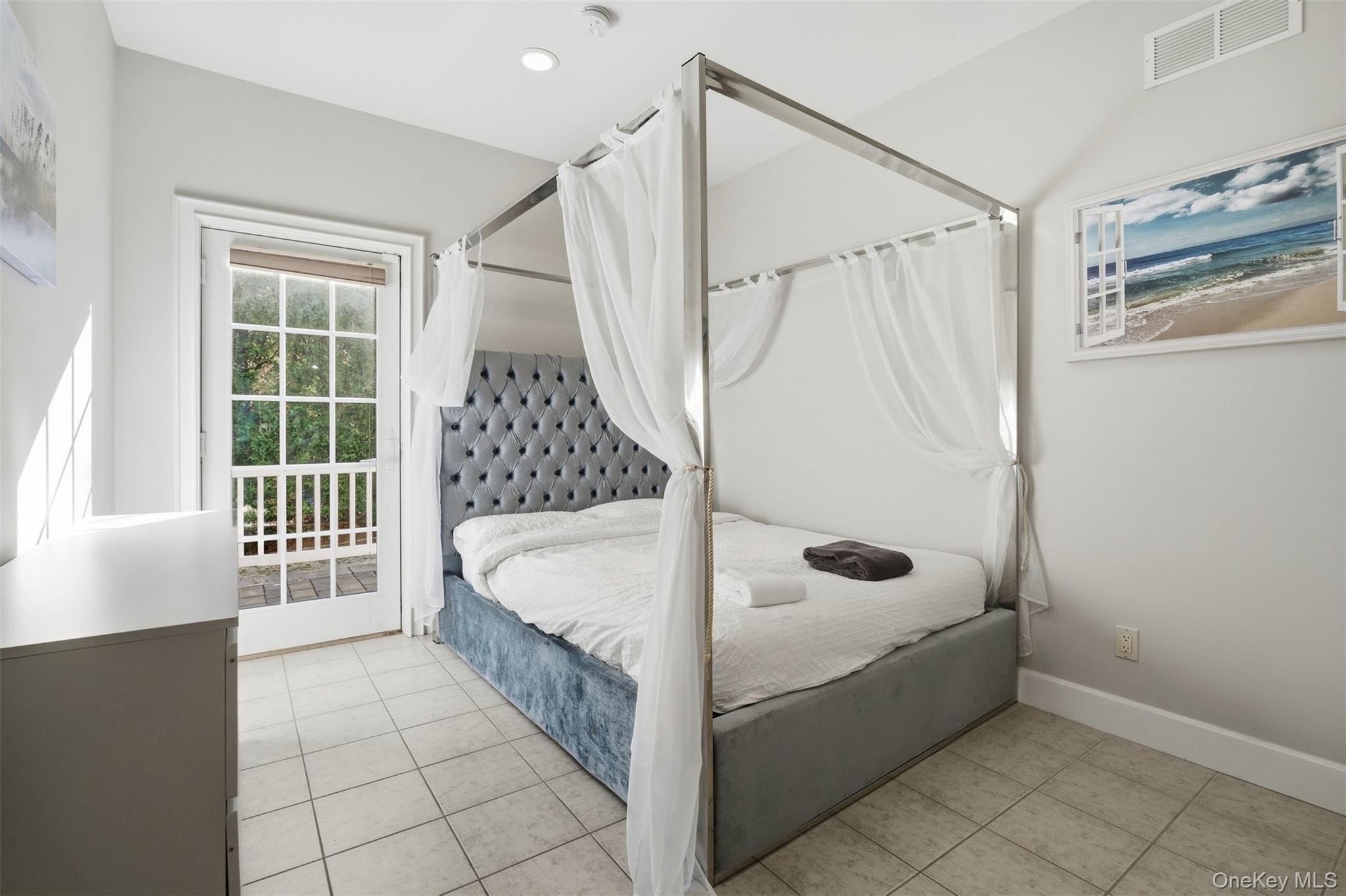 33A Newtown Road Hampton Bays Hampton Bays, NY 11946