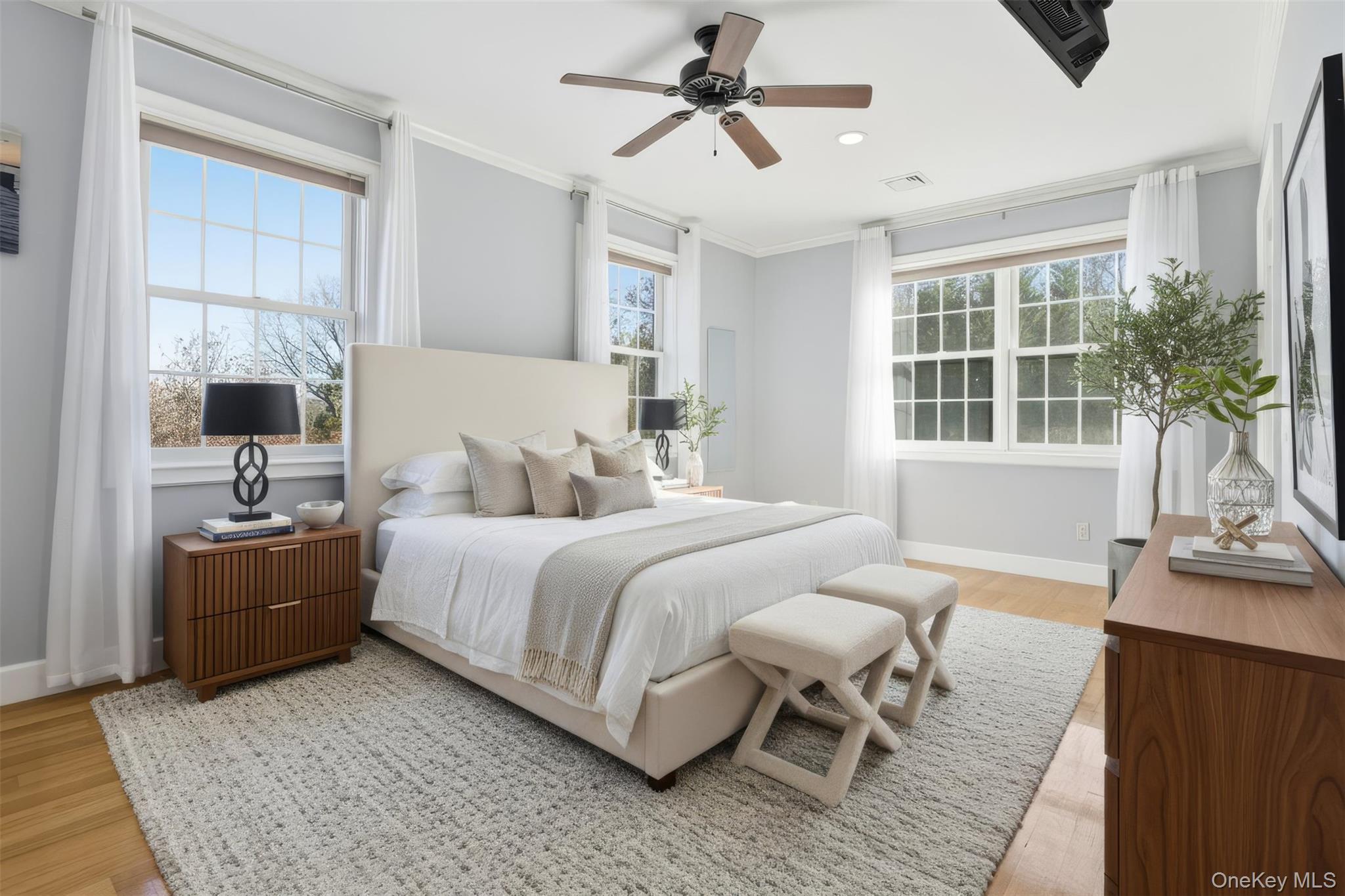 33A Newtown Road Hampton Bays Hampton Bays, NY 11946