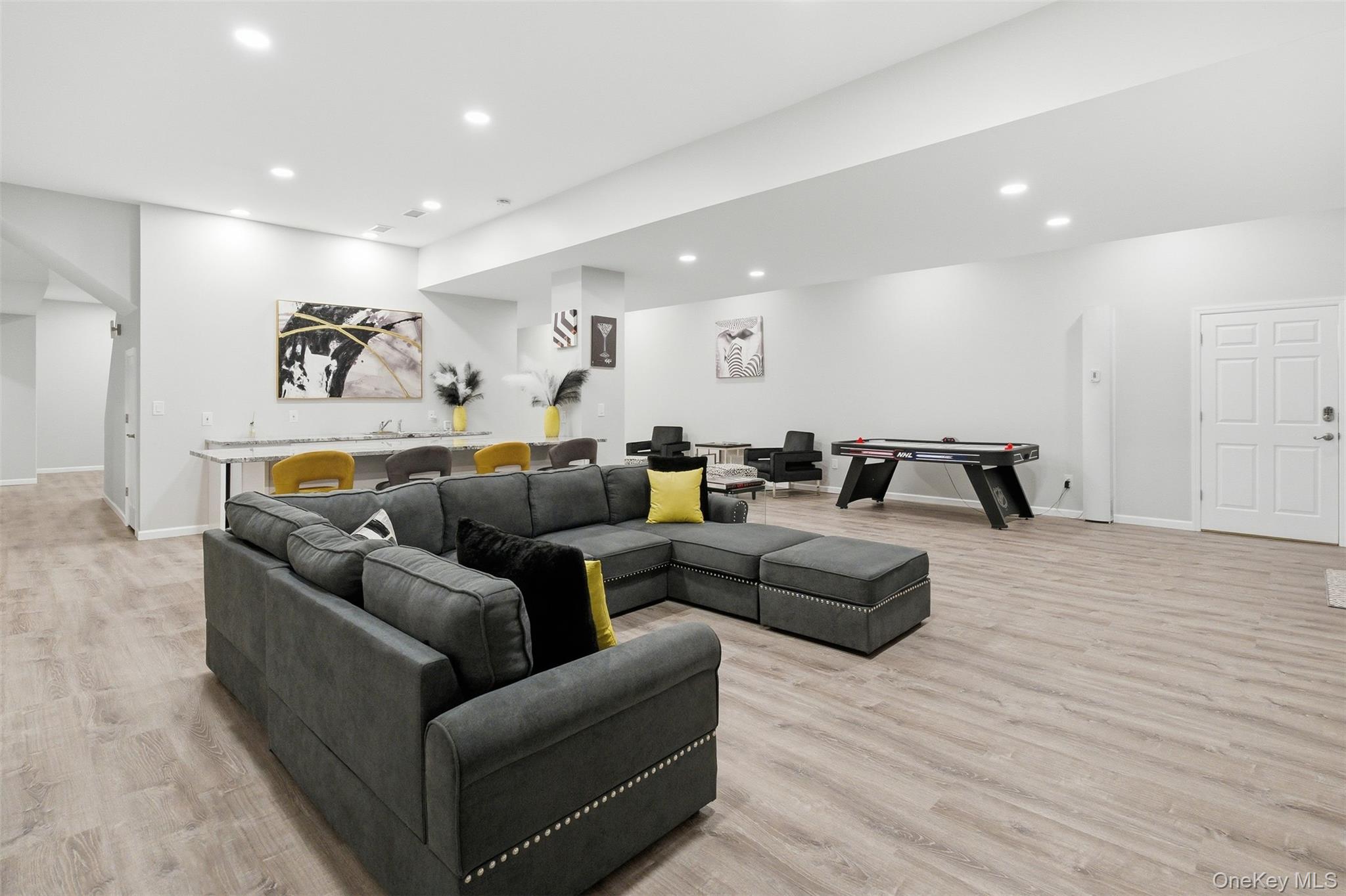 33A Newtown Road Hampton Bays Hampton Bays, NY 11946