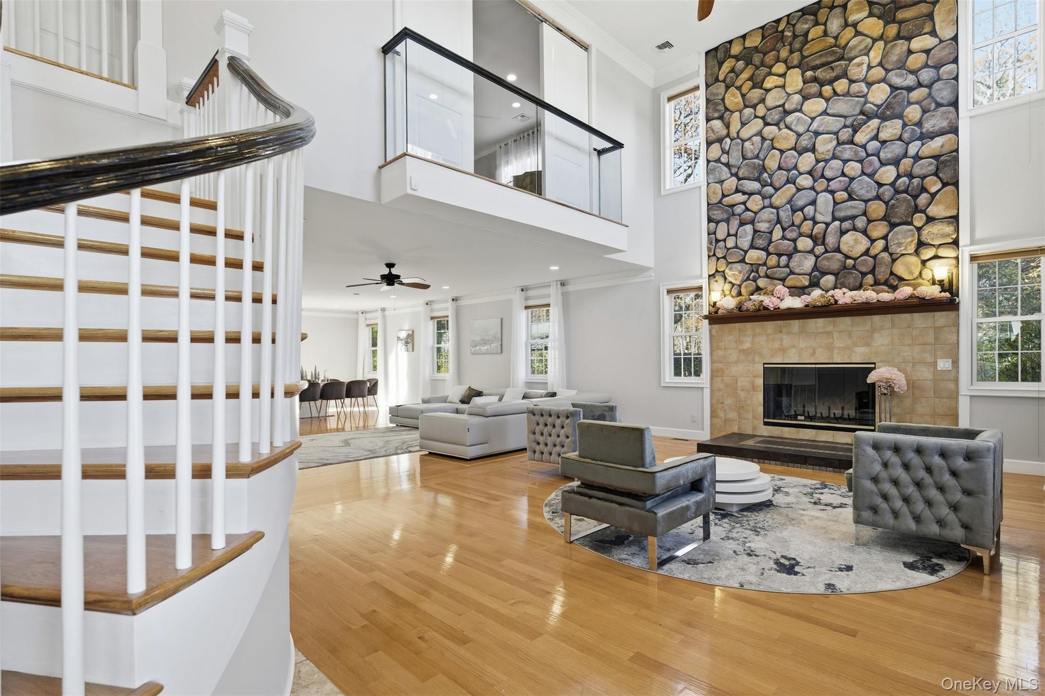 33A Newtown Road Hampton Bays Hampton Bays, NY 11946