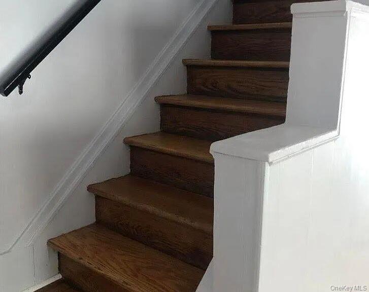 198 Knickerbocker Avenue Out of NYC Rochester, NY 14615