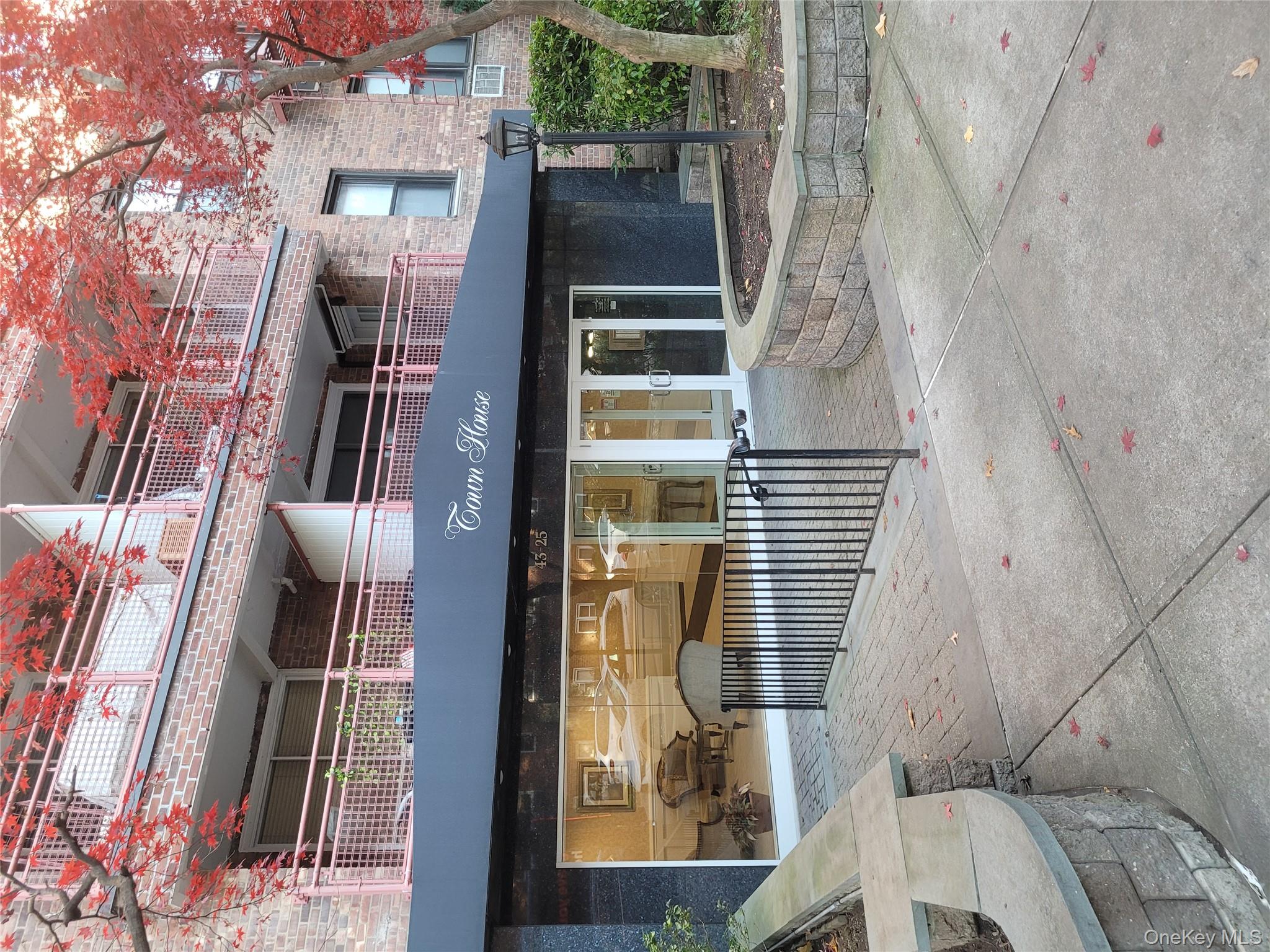 43-25 Douglaston Parkway 4-J Douglaston Douglaston, NY 11363