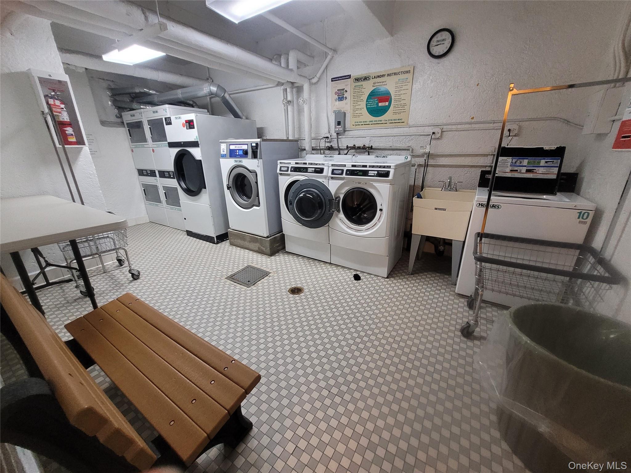 43-25 Douglaston Parkway 4-J Douglaston Douglaston, NY 11363