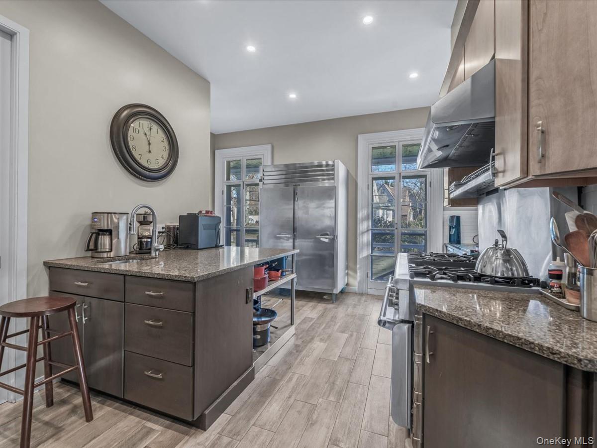 29 Center Drive Douglaston Douglaston, NY 11363