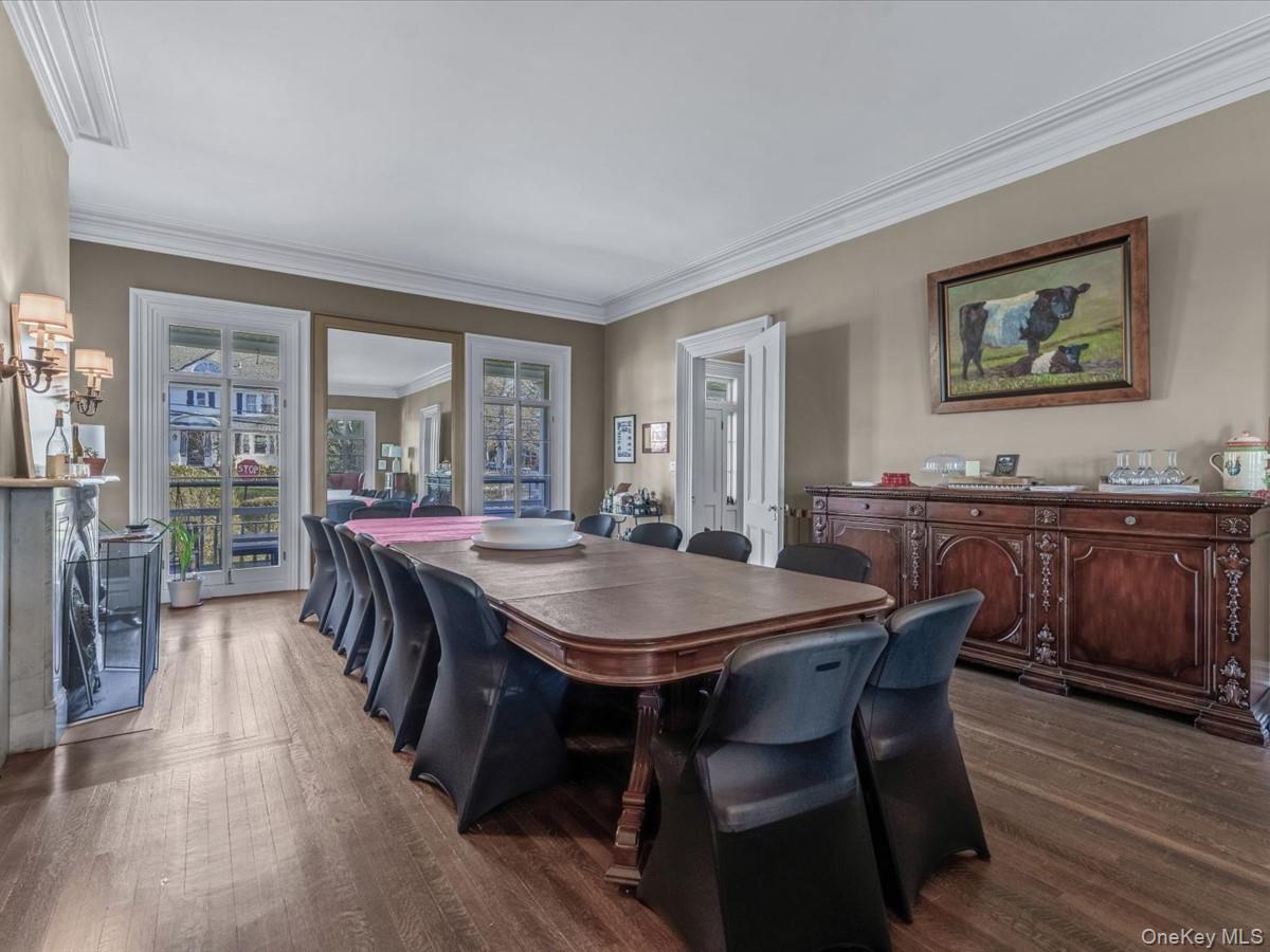 29 Center Drive Douglaston Douglaston, NY 11363