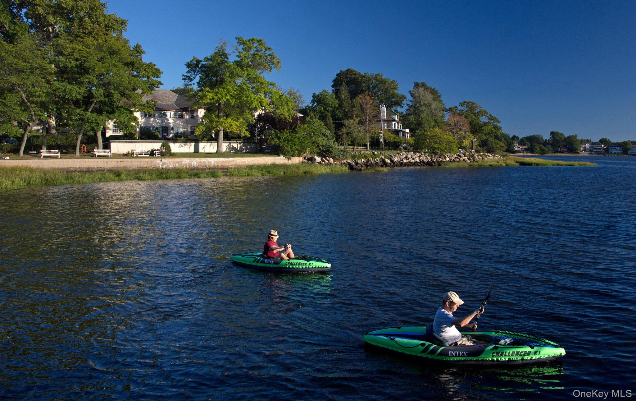 29 Center Drive Douglaston Douglaston, NY 11363