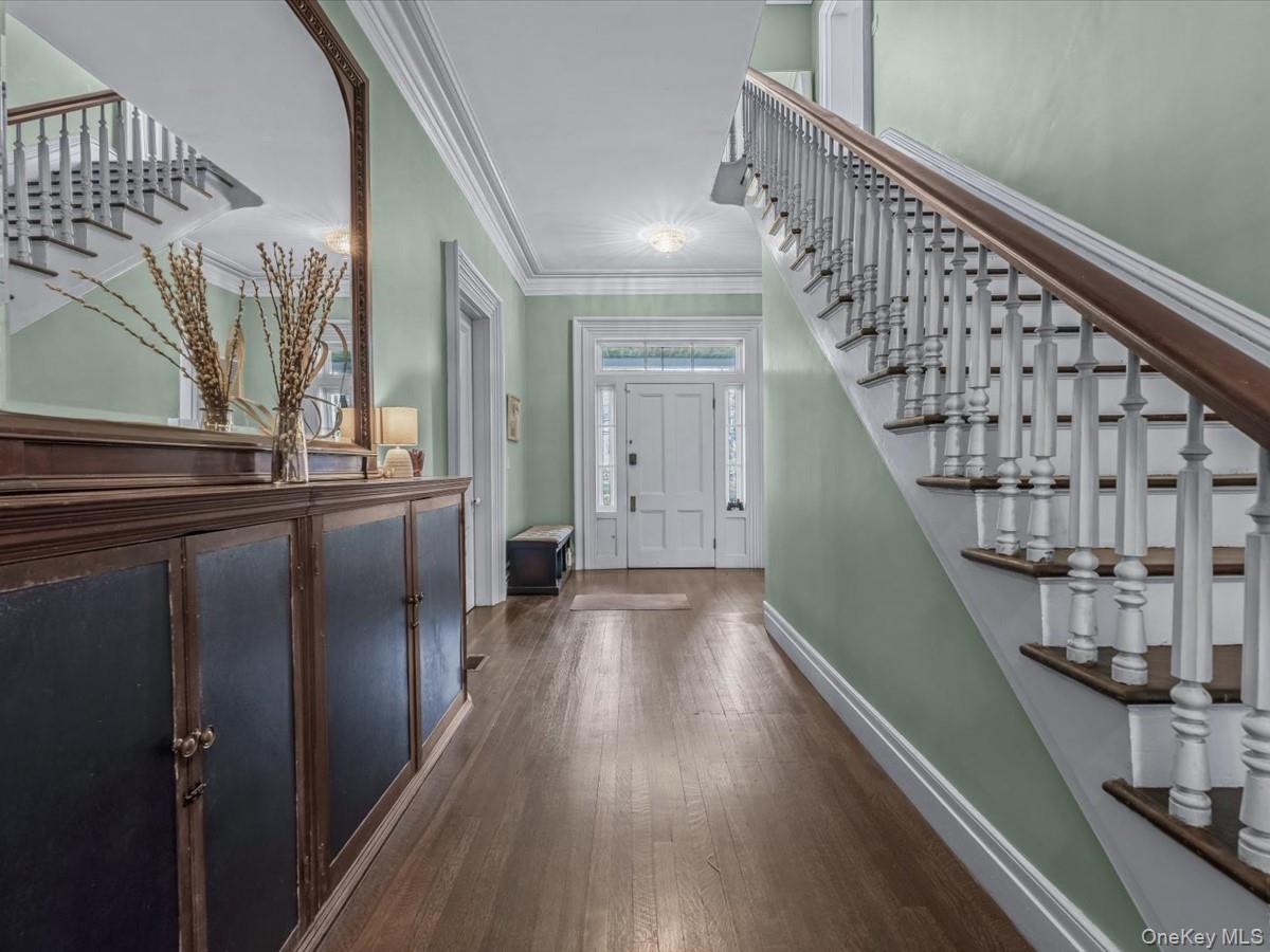 29 Center Drive Douglaston Douglaston, NY 11363