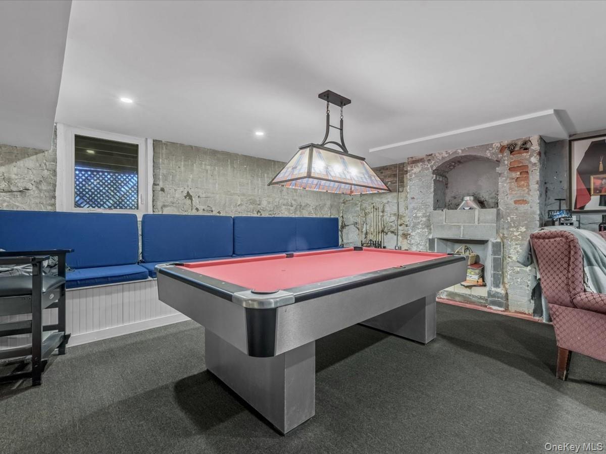 29 Center Drive Douglaston Douglaston, NY 11363