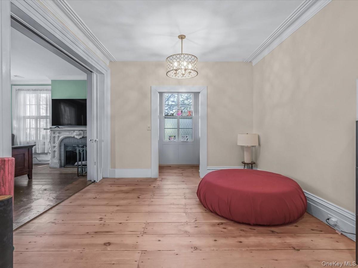 29 Center Drive Douglaston Douglaston, NY 11363