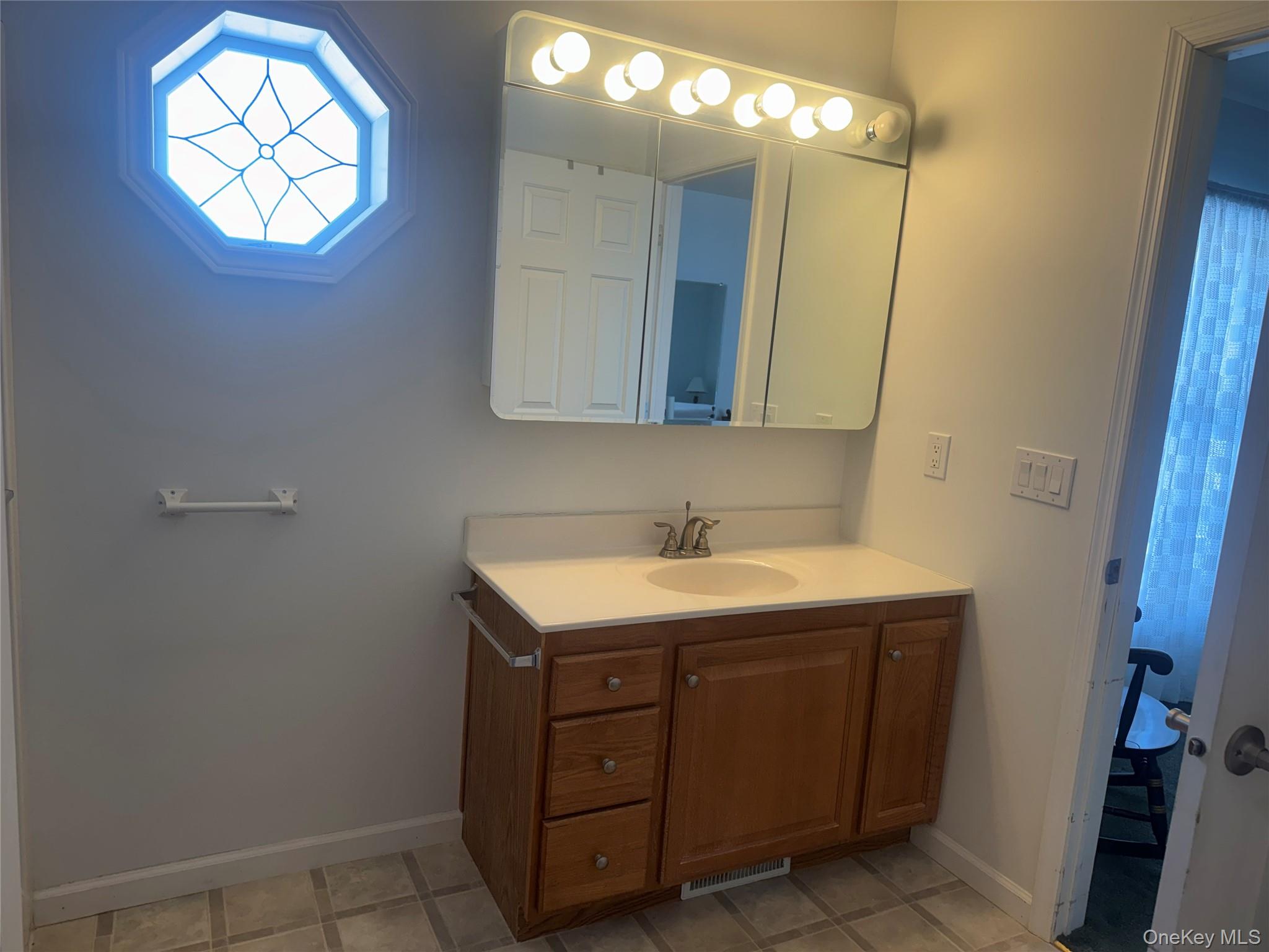 1407 Middle Road 275 Calverton Calverton, NY 11933