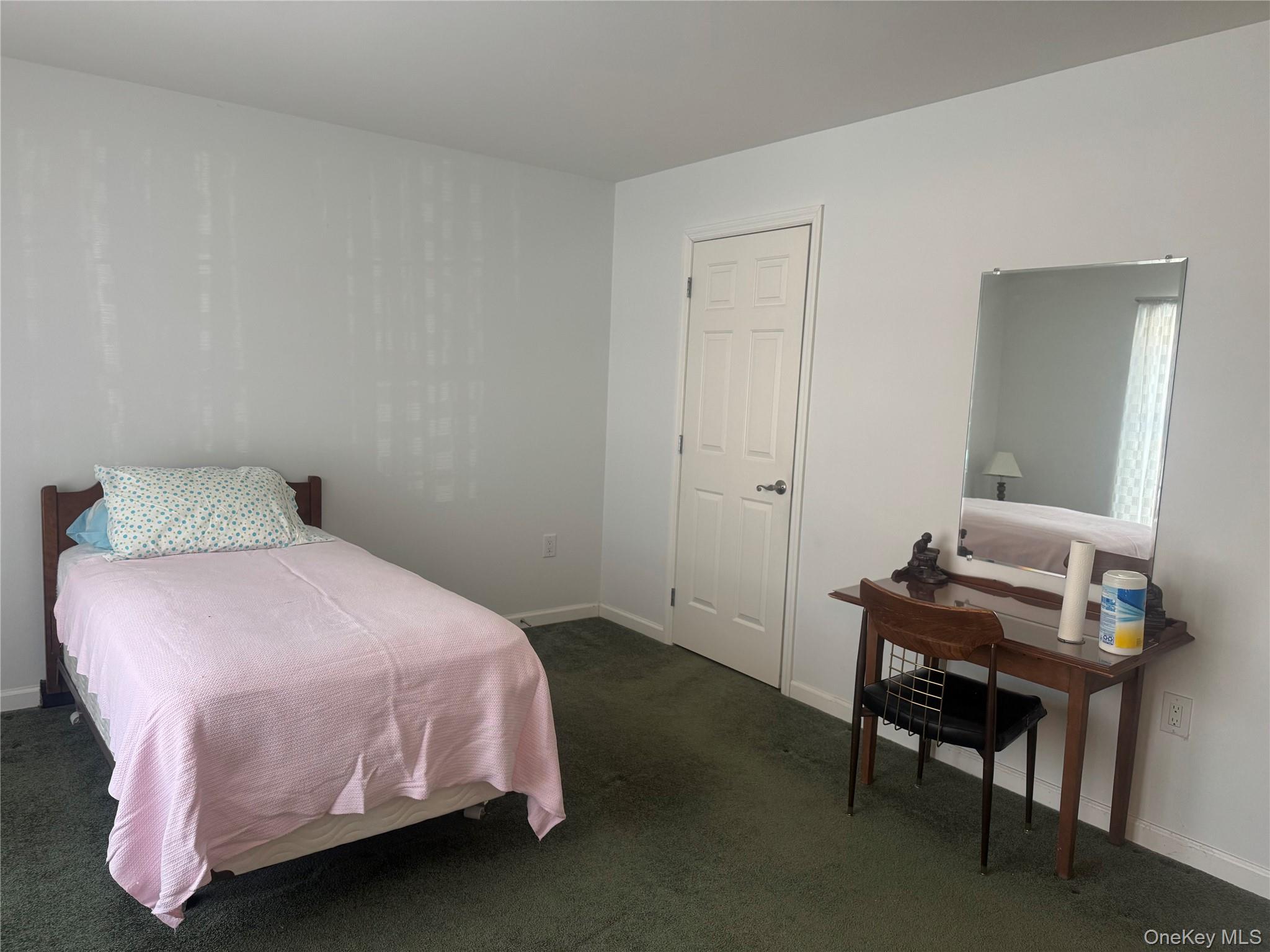 1407 Middle Road 275 Calverton Calverton, NY 11933