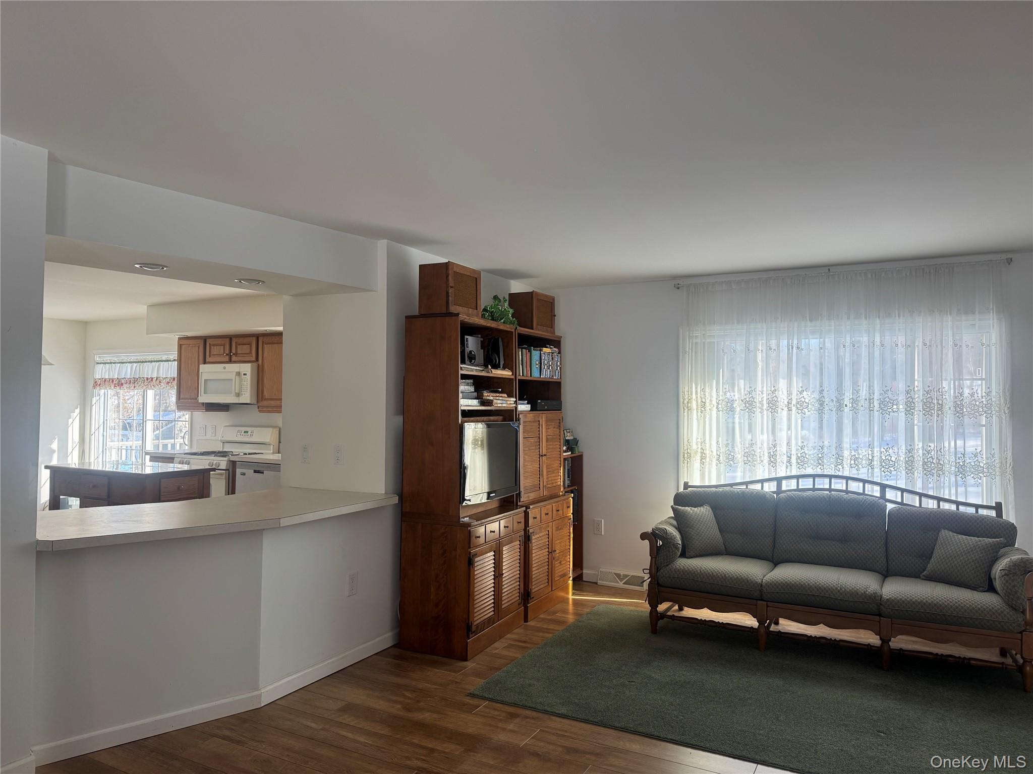 1407 Middle Road 275 Calverton Calverton, NY 11933