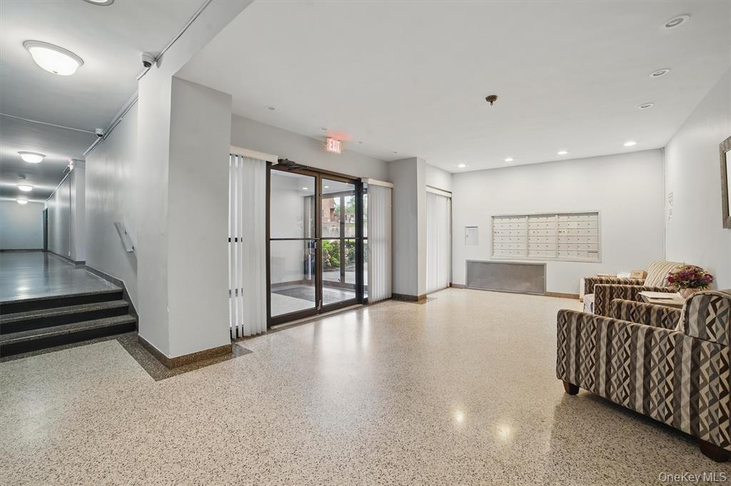 682 TUCKAHOE Road 3-D Yonkers Yonkers, NY 10710