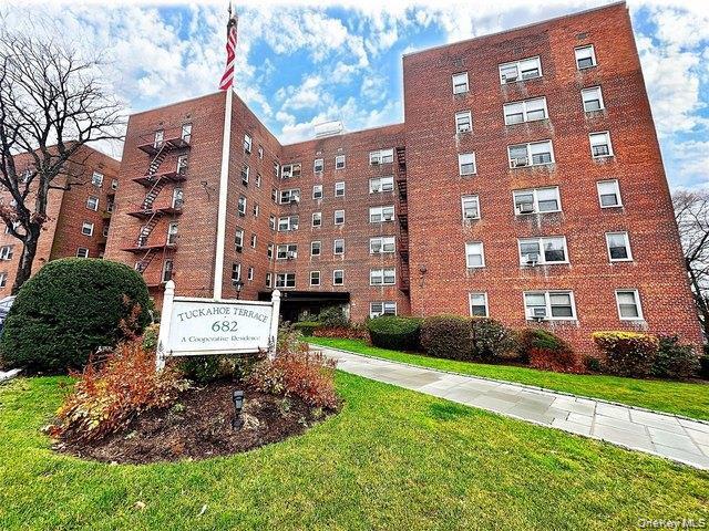 682 TUCKAHOE Road 3-D Yonkers Yonkers, NY 10710