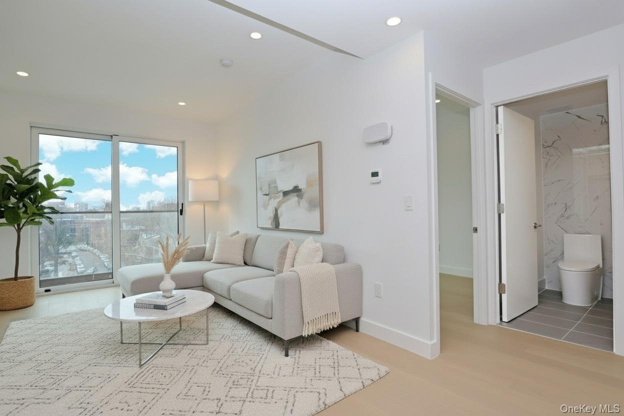 15002 Northern Boulevard 4-B Flushing Flushing, NY 11354