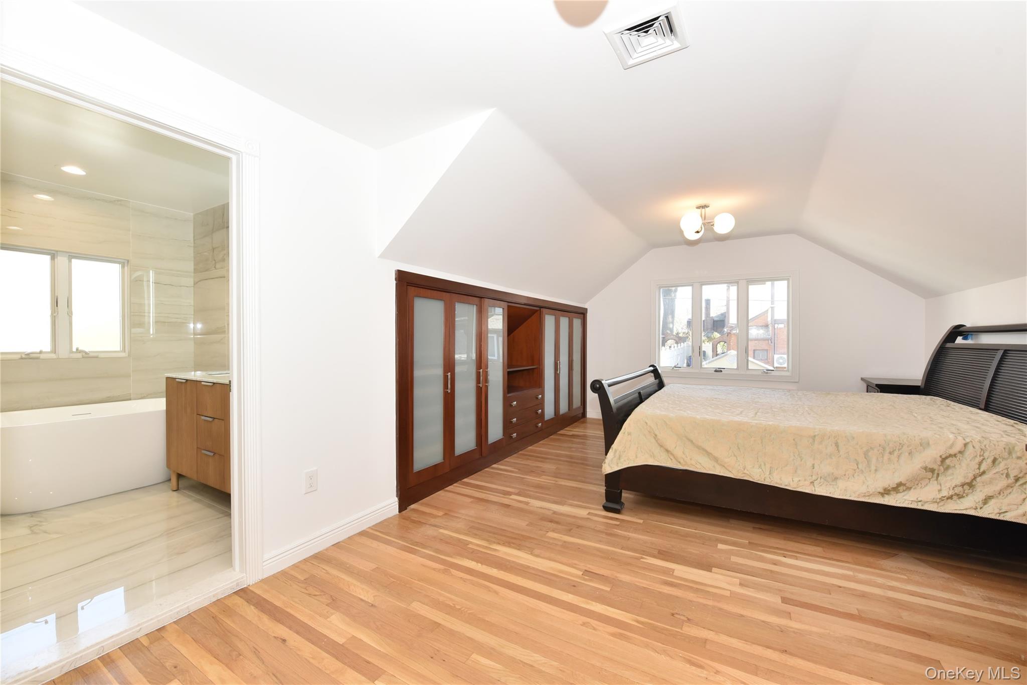 85-35 Midland Parkway Jamaica Estates Jamaica Estates, NY 11432