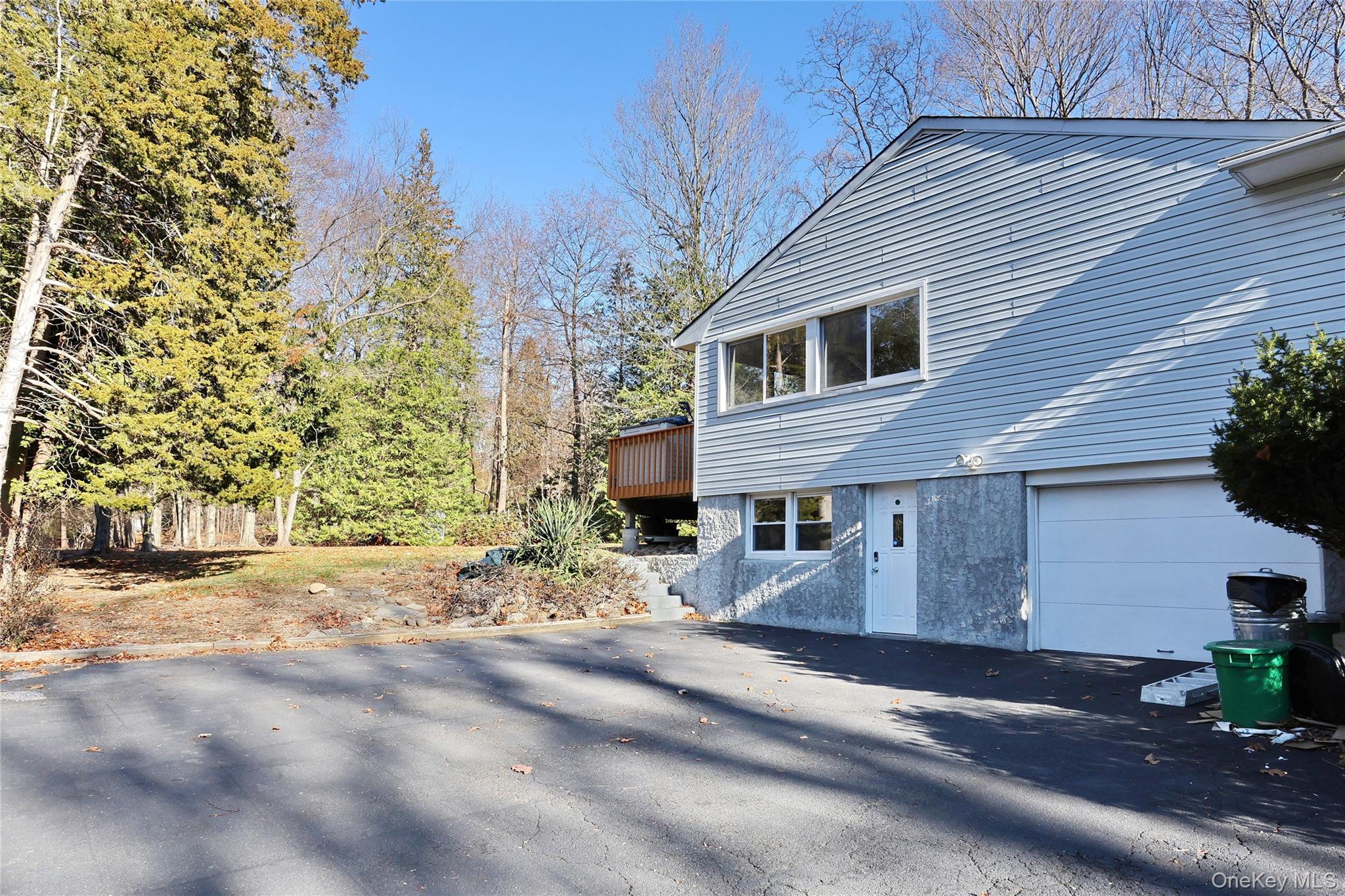 160 Pascack Road Out of NYC Chestnut Ridge, NY 10965