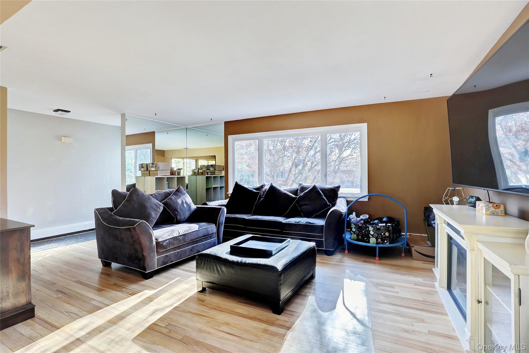 160 Pascack Road Out of NYC Chestnut Ridge, NY 10965