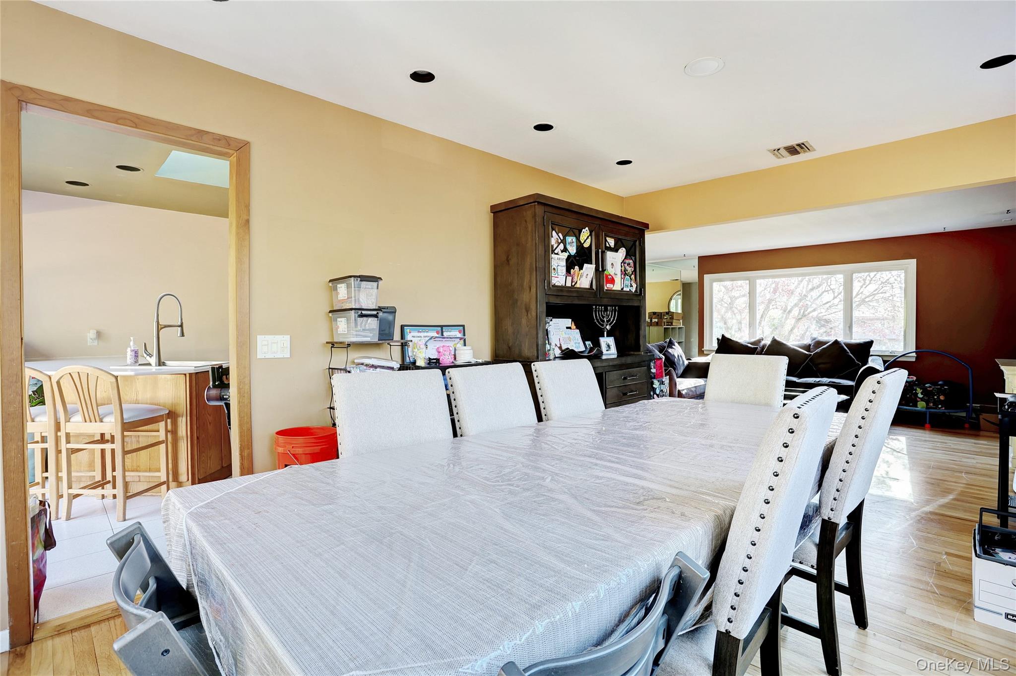 160 Pascack Road Out of NYC Chestnut Ridge, NY 10965