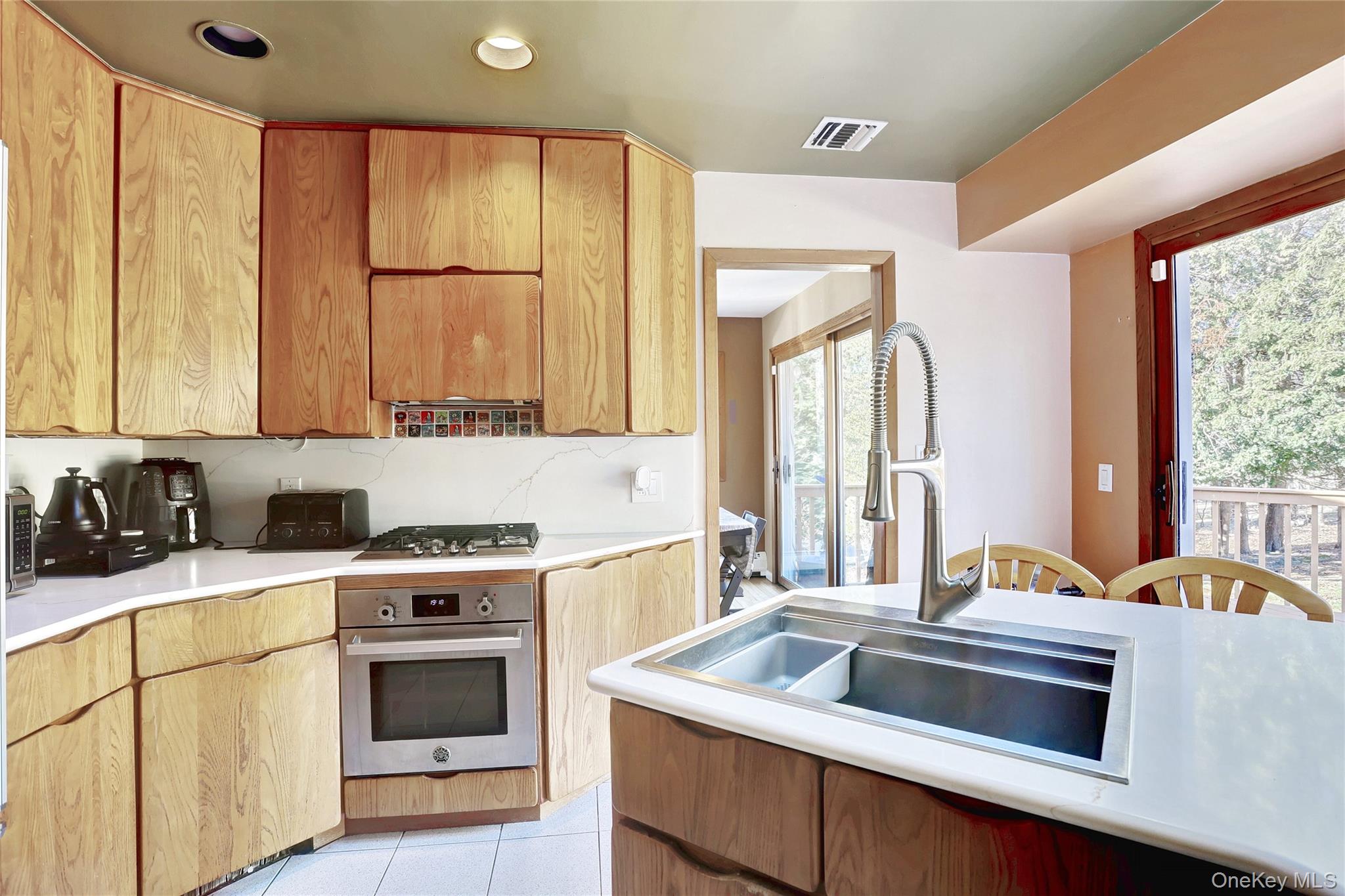 160 Pascack Road Out of NYC Chestnut Ridge, NY 10965