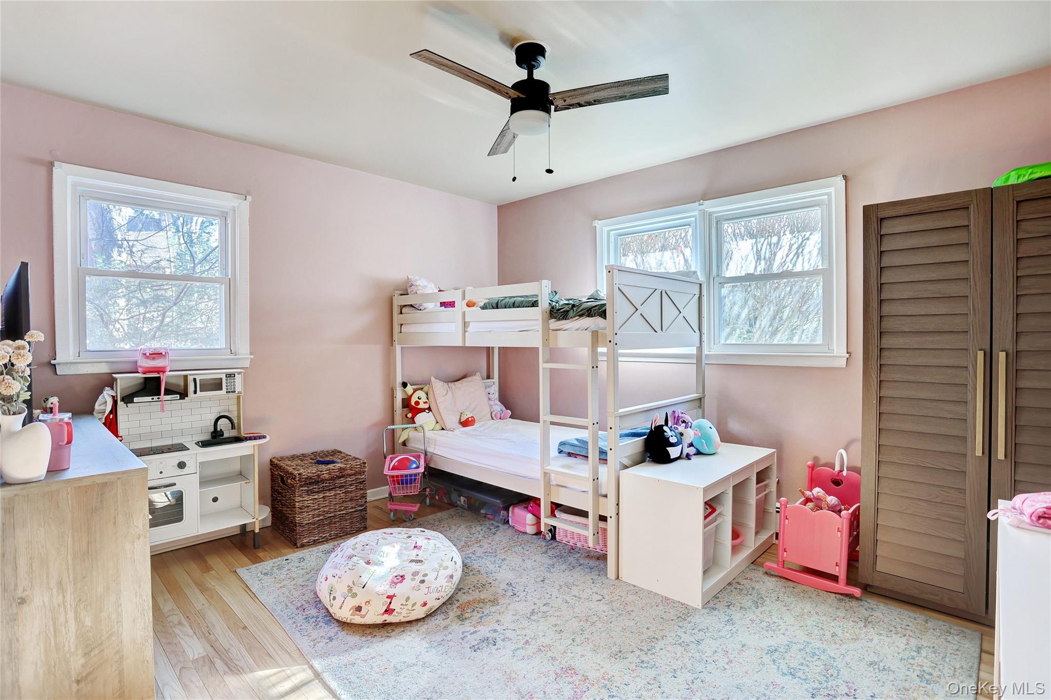 160 Pascack Road Out of NYC Chestnut Ridge, NY 10965